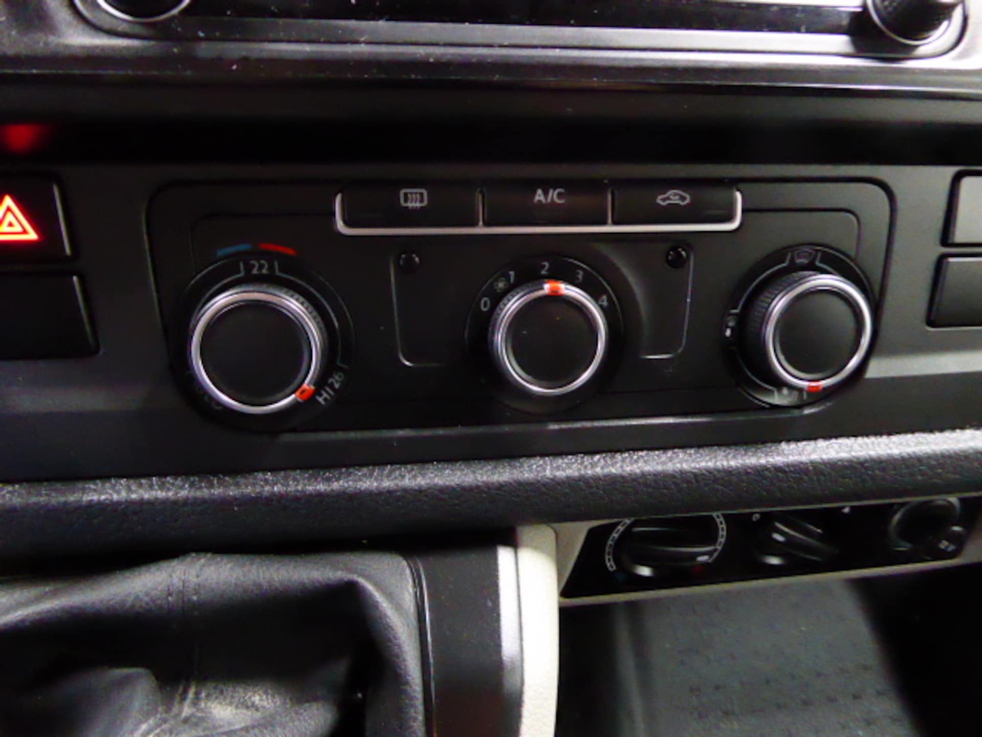 Volkswagen T6 Transporter Kombi langer Radstand