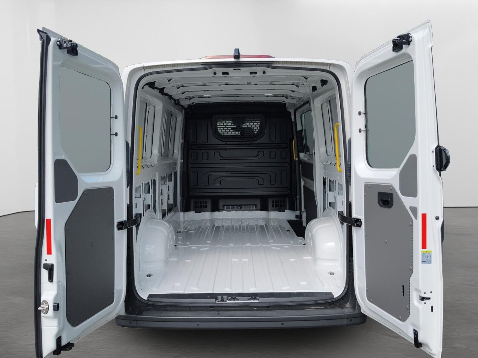 Volkswagen Crafter Kasten mittlerer Radstand – Bild 8