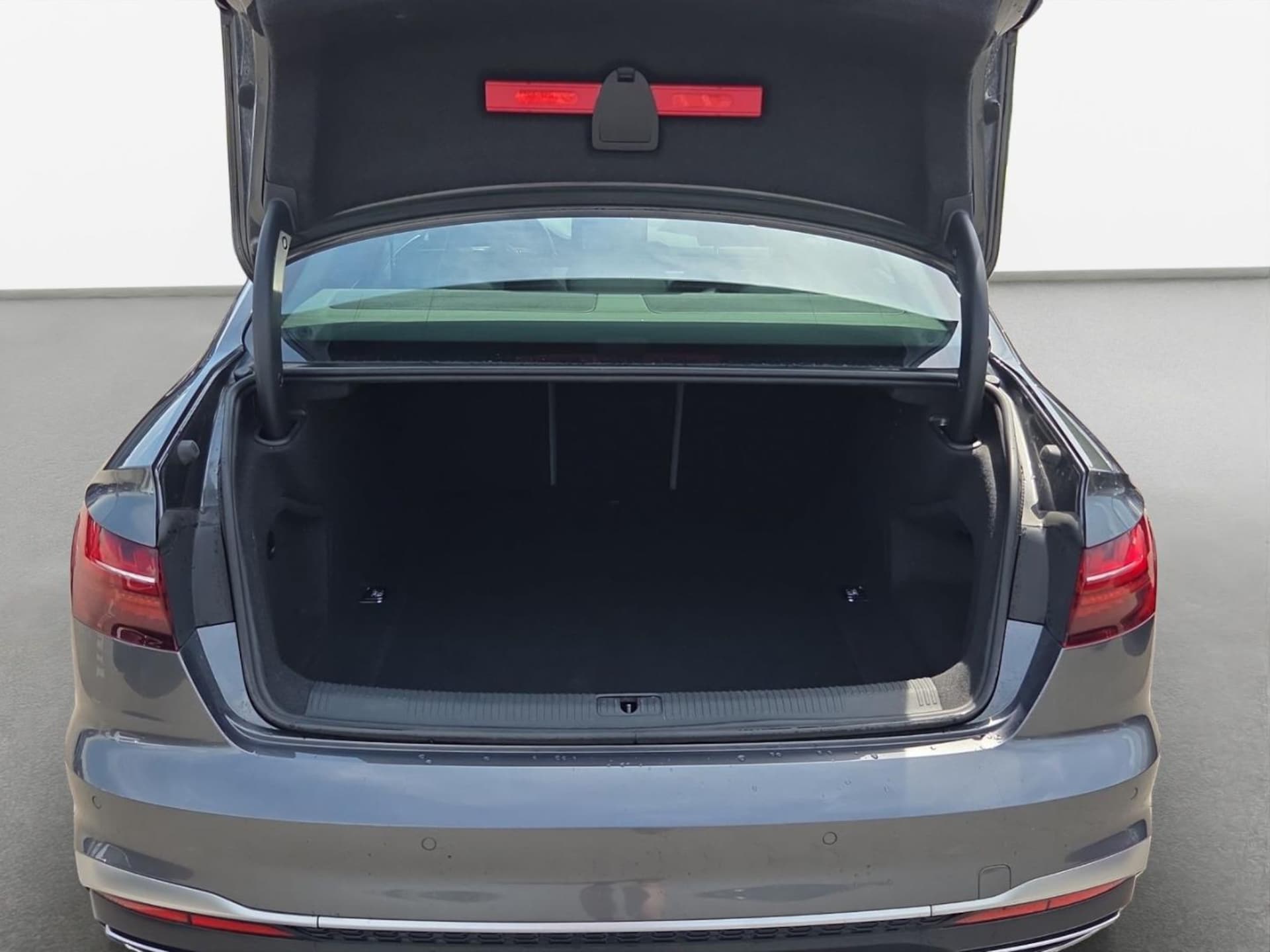 Audi A4 Limousine S line