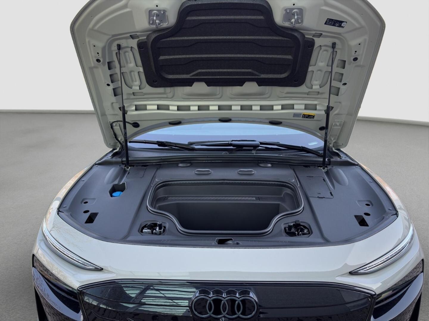 Bild über Audi A6 Sportback e-tron S line business e-tron quattro 315 kW - für weitere Informationen kontaktieren Sie den Audi Partner