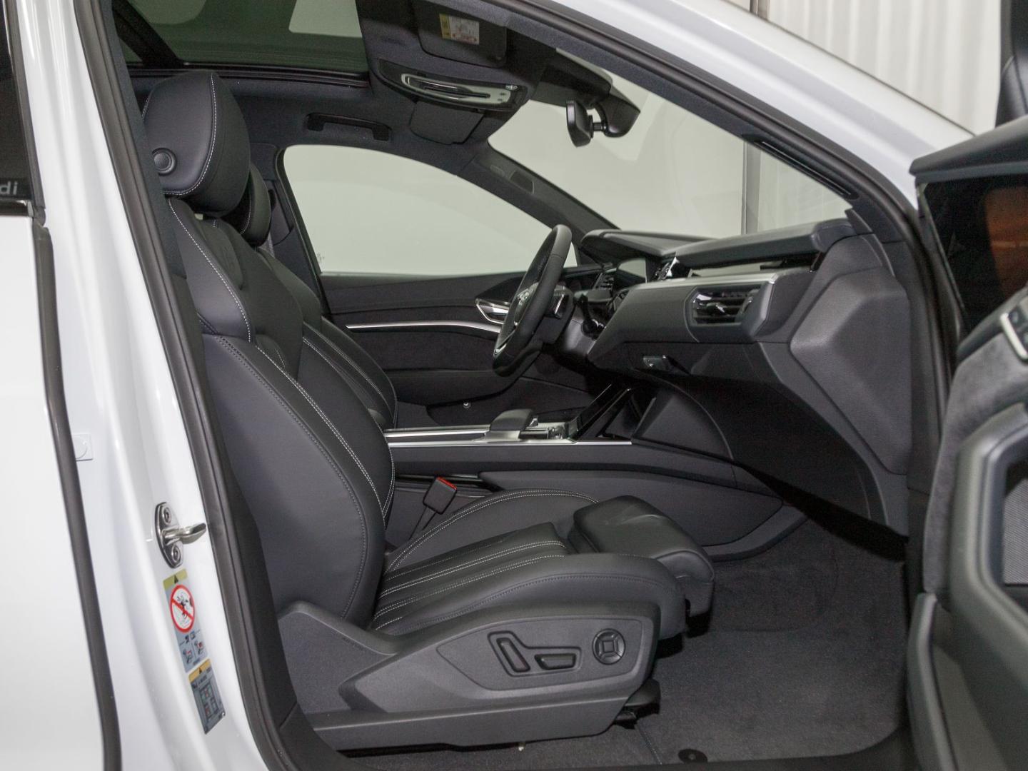 Image about Audi Q8 Sportback e-tron S line 55 e-tron quattro