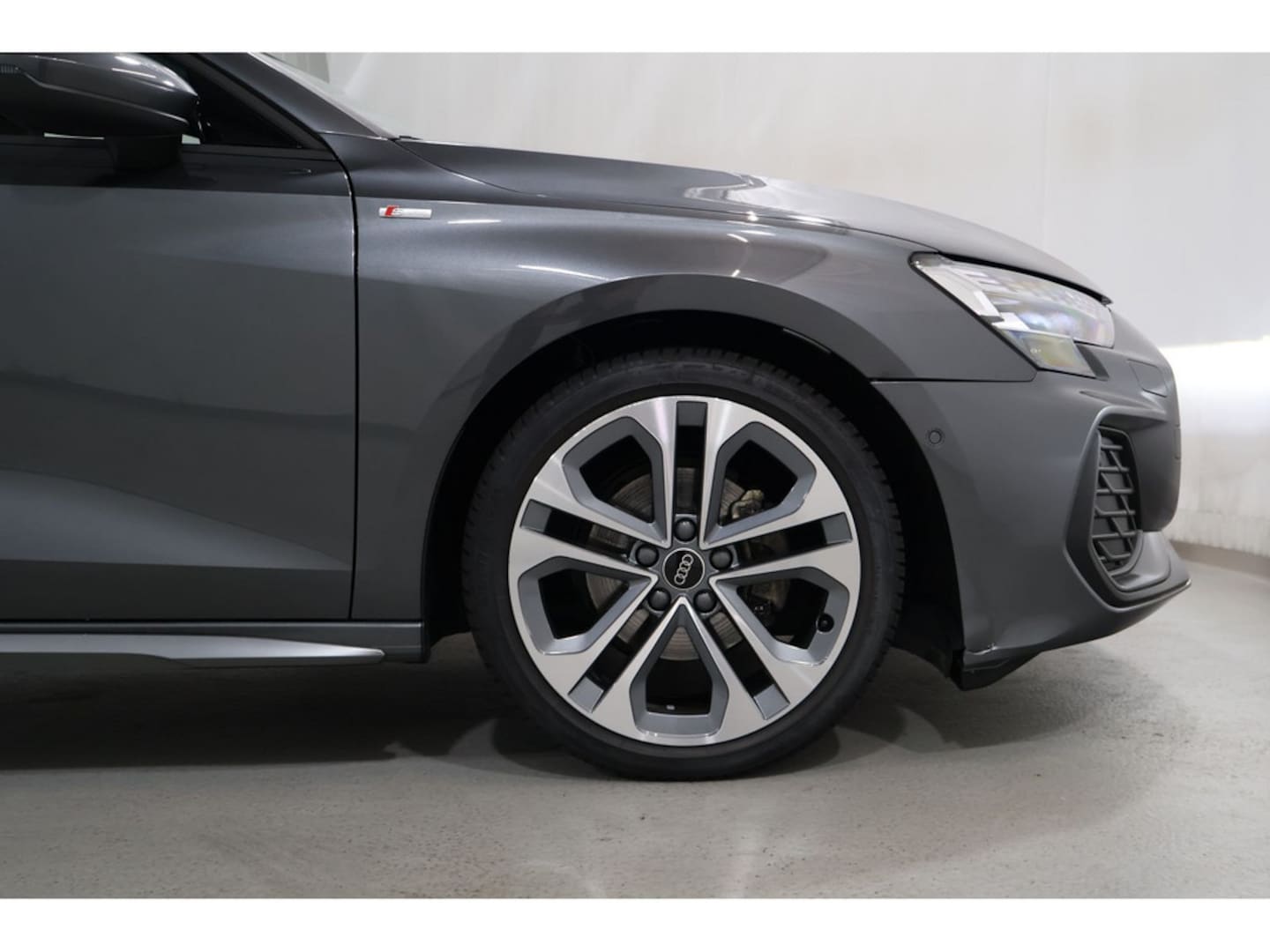 Bild über Audi A3 Sportback S line 35 TDI S tronic - für weitere Informationen kontaktieren Sie den Audi Partner