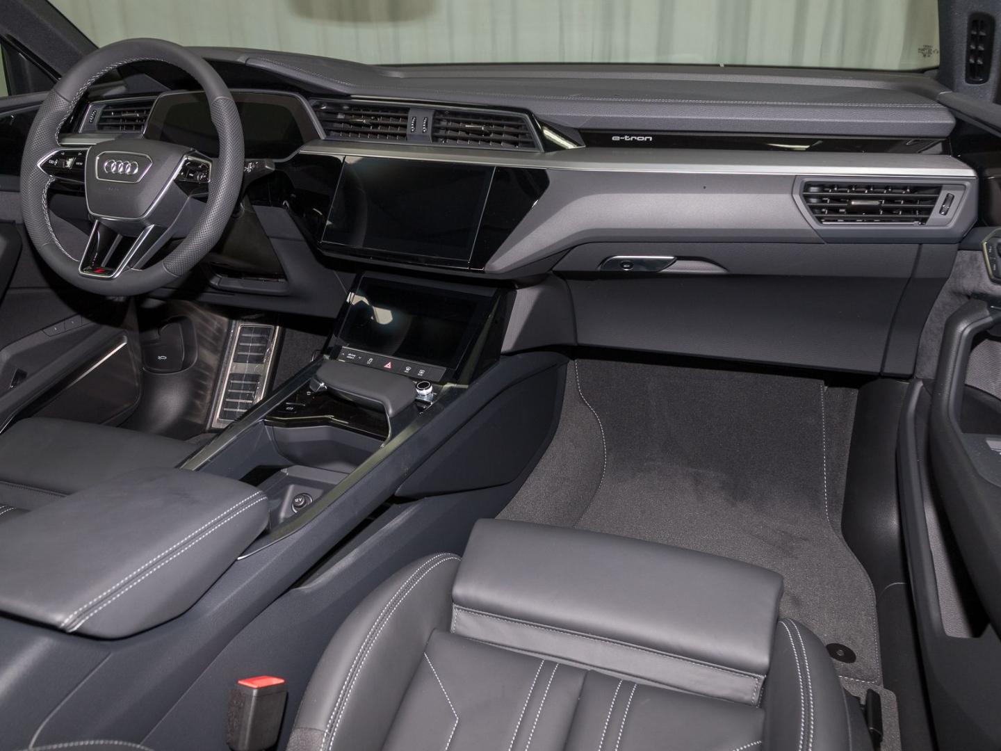 Image about Audi Q8 Sportback e-tron S line 55 e-tron quattro
