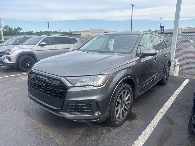 2023 Audi Q7 45 Premium Plus quattro Tiptronic's photo