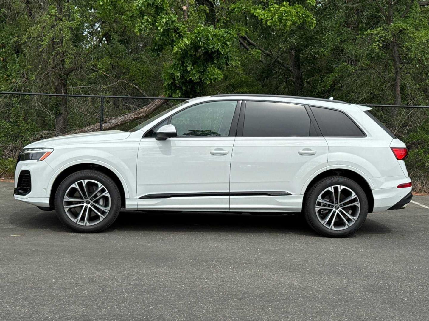 2026 Audi Q7 Premium - Photo 7