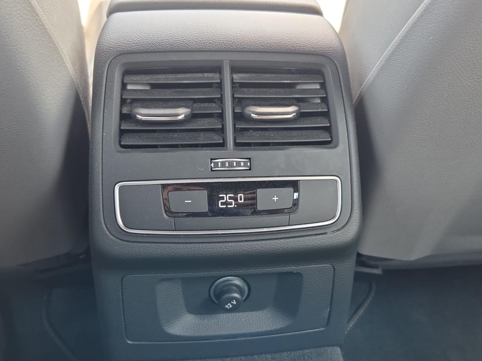 Audi A4 Limousine S line