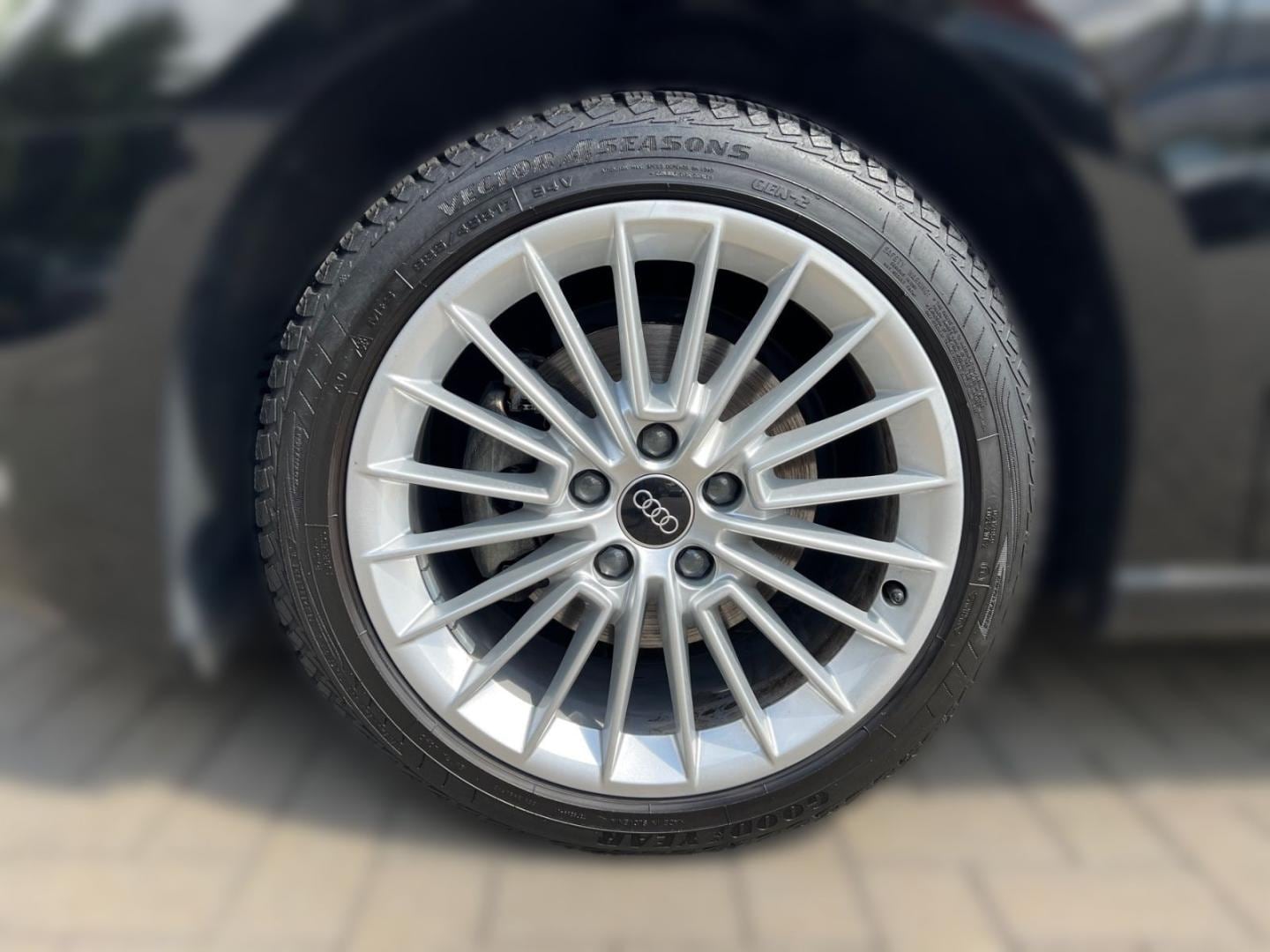 Bild über Audi A3 Sportback advanced 30 TFSI Schaltgetriebe - für weitere Informationen kontaktieren Sie den Audi Partner