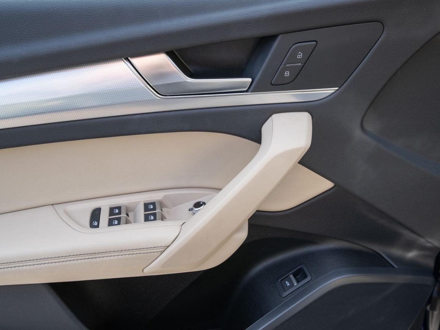 Bild über Audi Q5 Sportback 40 TFSI quattro S tronic - für weitere Informationen kontaktieren Sie den Audi Partner