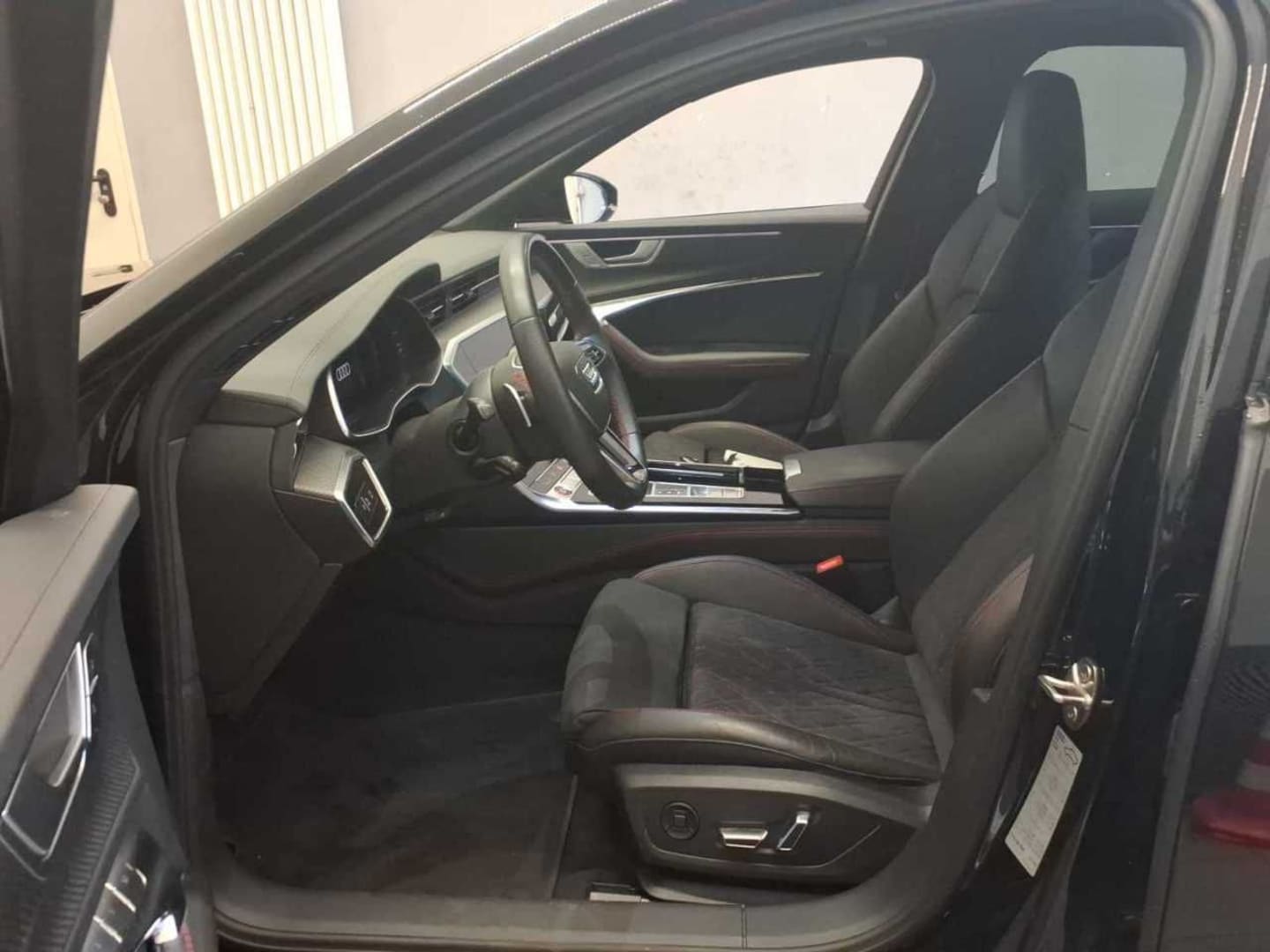 Bild über Audi S6 Limousine TDI quattro tiptronic - für weitere Informationen kontaktieren Sie den Audi Partner