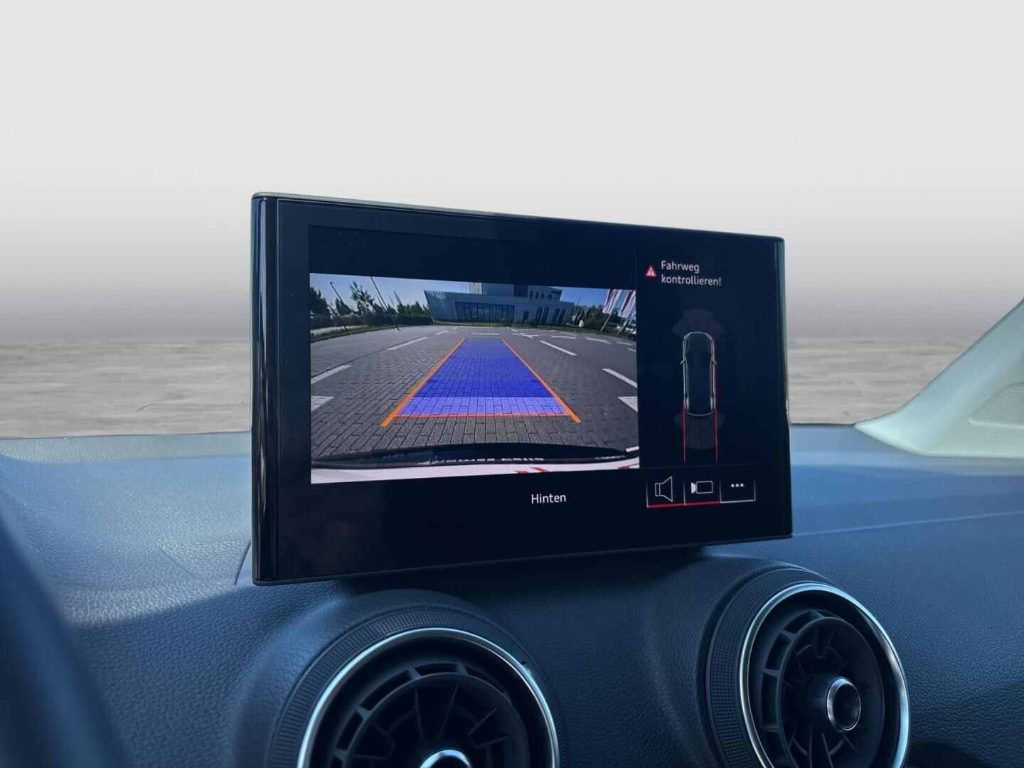 Bild über Audi Q2 advanced 35 TFSI S tronic - für weitere Informationen kontaktieren Sie den Audi Partner