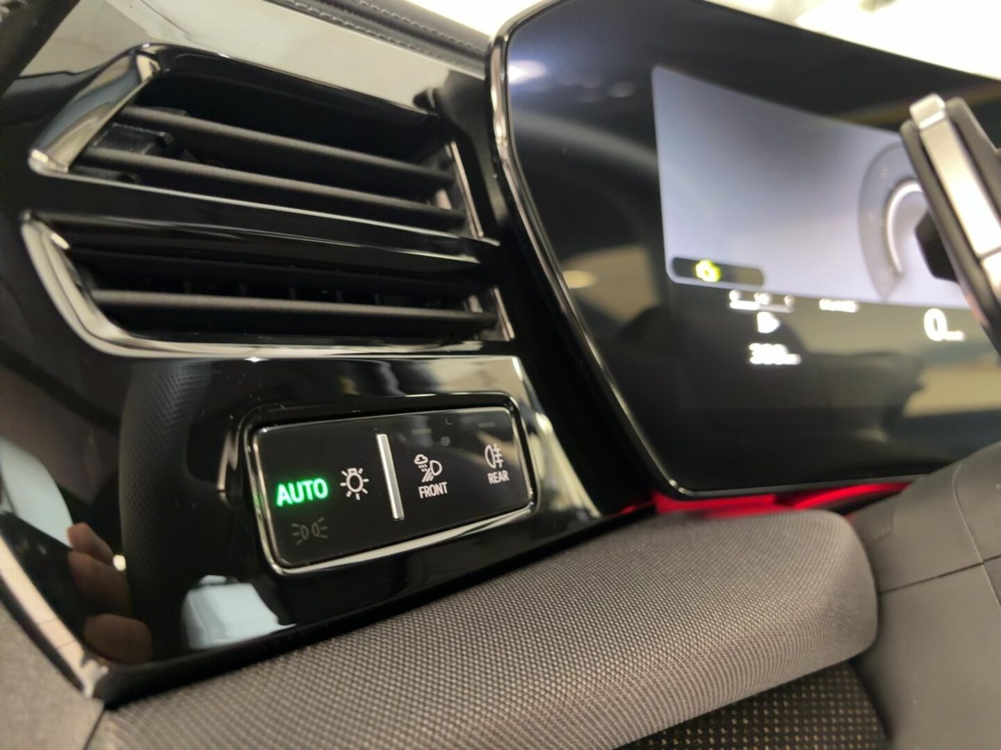 Bild über Audi Q7 SUV TDI quattro 220 kW tiptronic - für weitere Informationen kontaktieren Sie den Audi Partner