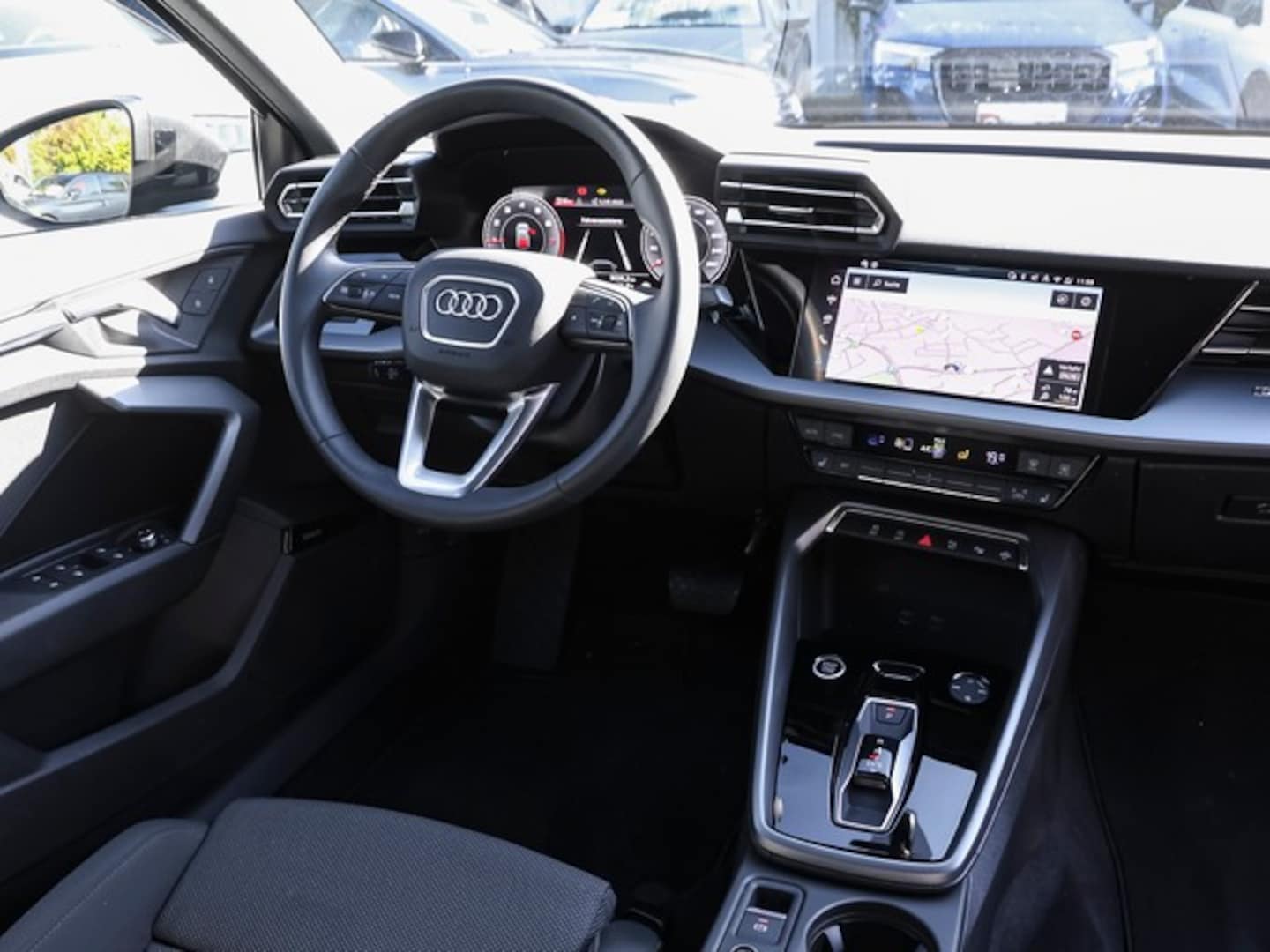 Bild über Audi A3 Sportback S line 35 TFSI S tronic - für weitere Informationen kontaktieren Sie den Audi Partner