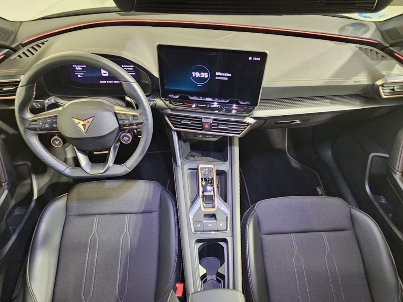 CUPRA Leon León 1.5 eTSI DSG 110 kW (150 CV) — photo 4