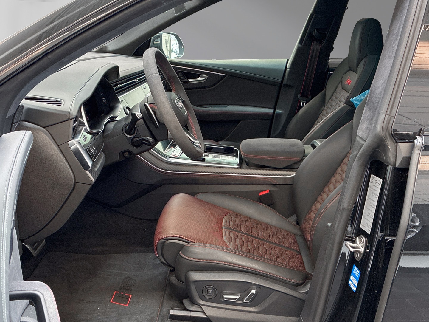 Bild über Audi RS Q8 SUV TFSI quattro 471 kW tiptronic - für weitere Informationen kontaktieren Sie den Audi Partner