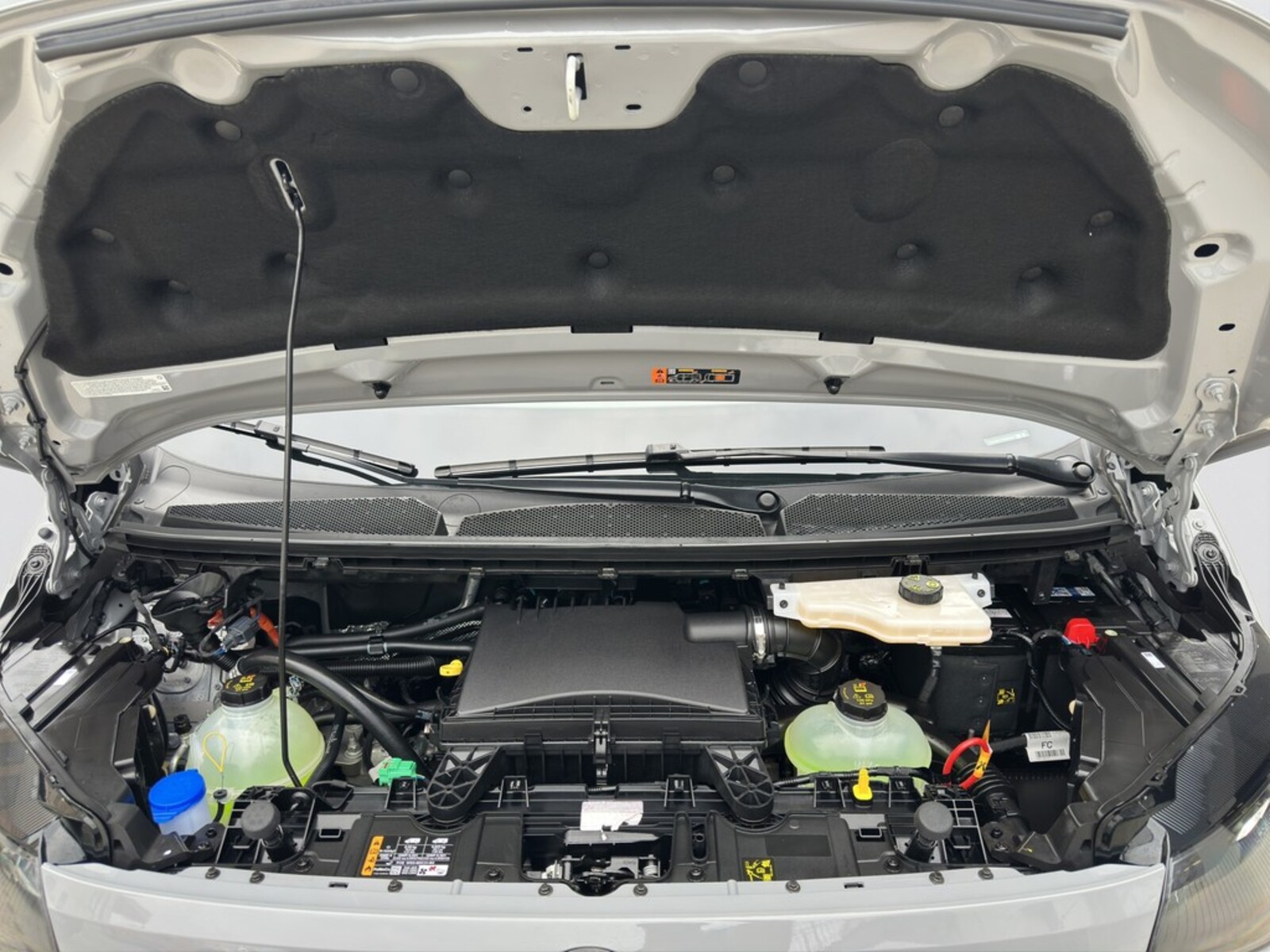 Volkswagen Transporter Kombi kurzer Radstand – Bild 18