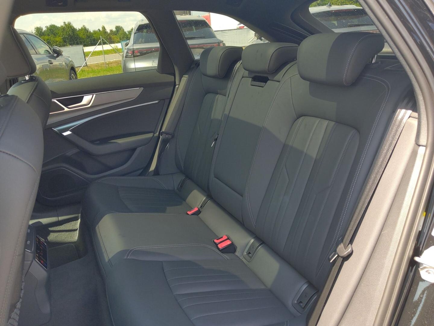 Bild über Audi A6 Avant advanced 45 TDI quattro S tronic - für weitere Informationen kontaktieren Sie den Audi Partner
