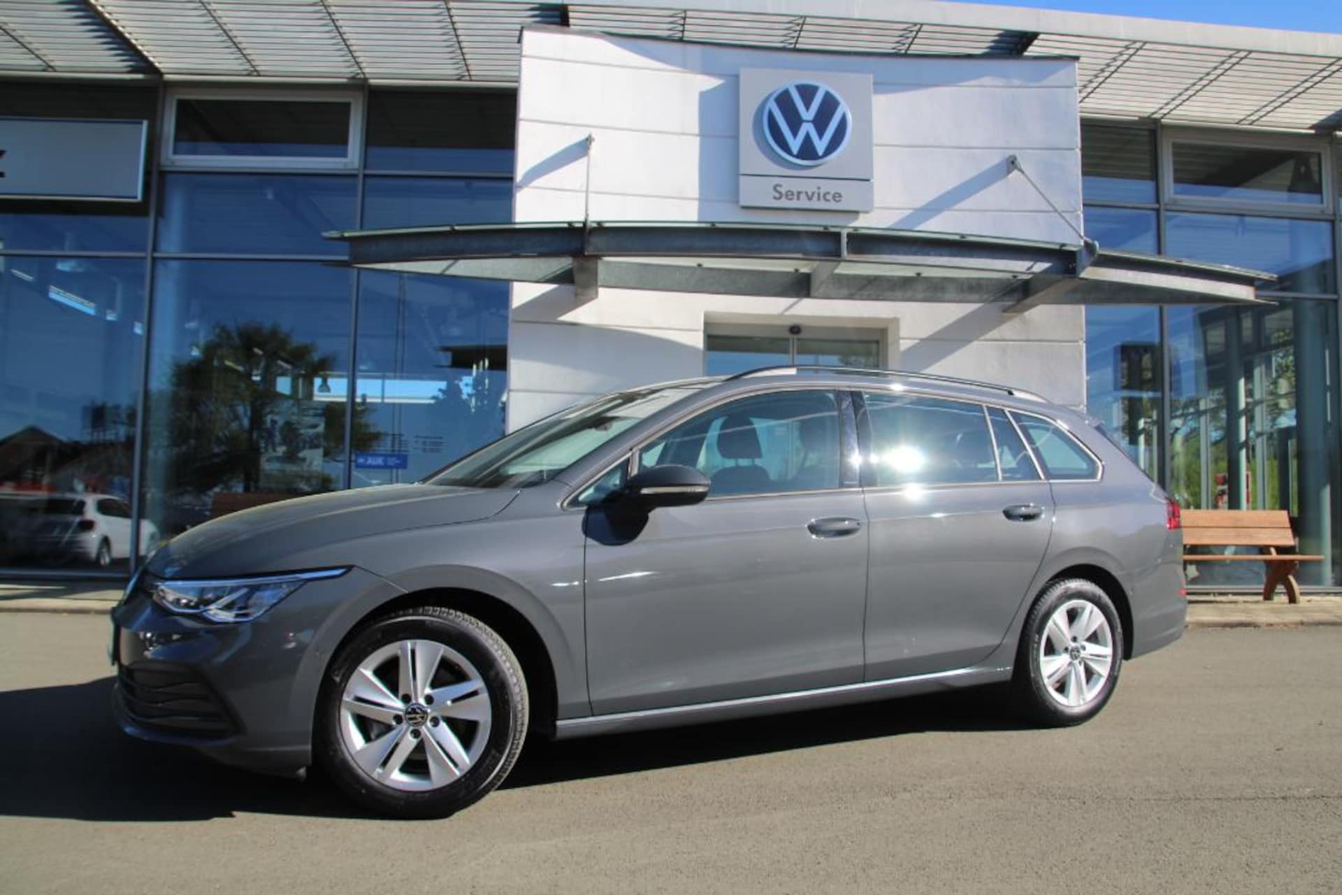 Volkswagen Golf Variant Life