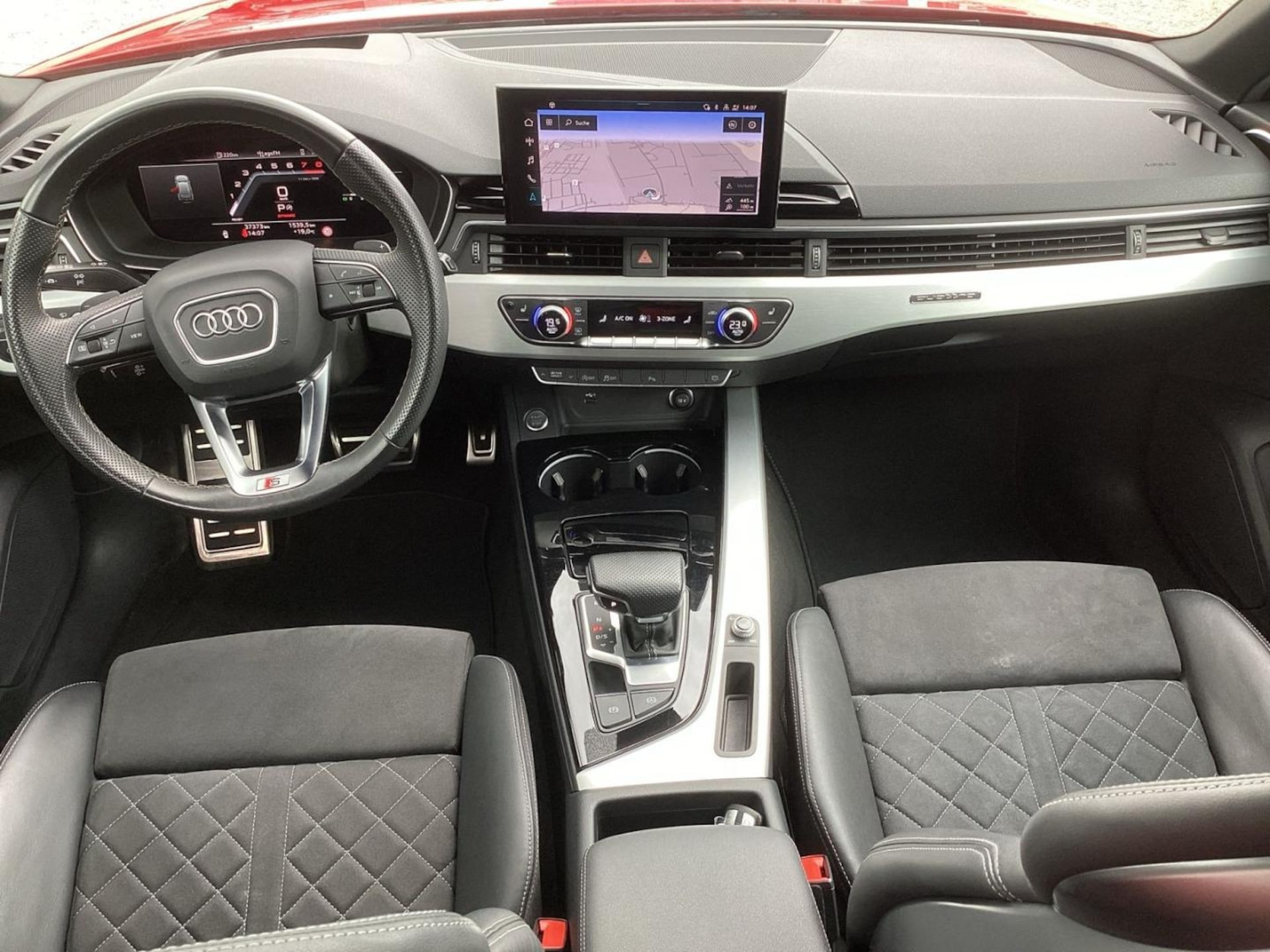 Audi A4 Avant S line