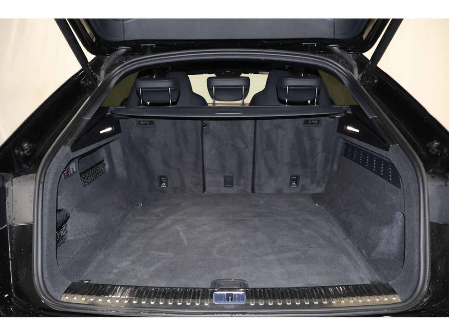 Bild über Audi Q8 SUV 50 TDI quattro tiptronic - für weitere Informationen kontaktieren Sie den Audi Partner