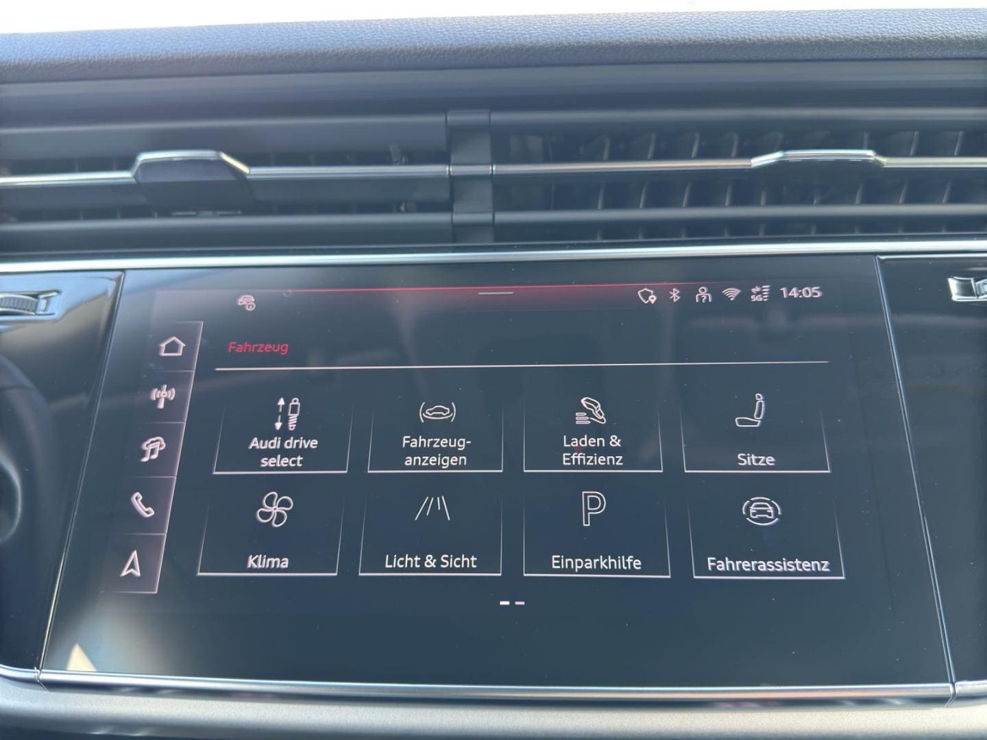 Bild über Audi Q8 SUV TFSI e TFSI e quattro 290 kW tiptronic - für weitere Informationen kontaktieren Sie den Audi Partner
