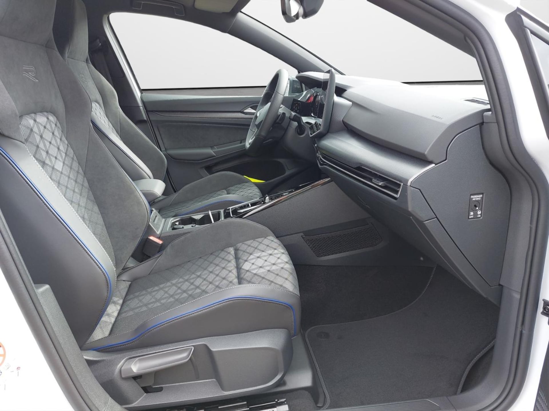 Volkswagen Golf R-Line