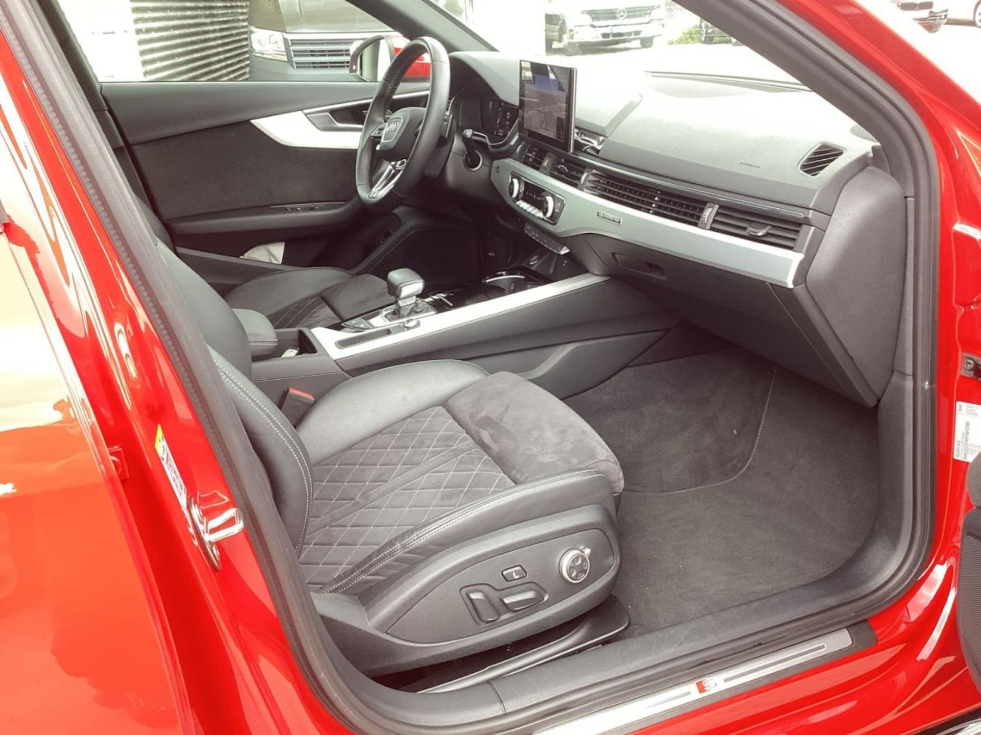 Audi A4 Avant S line