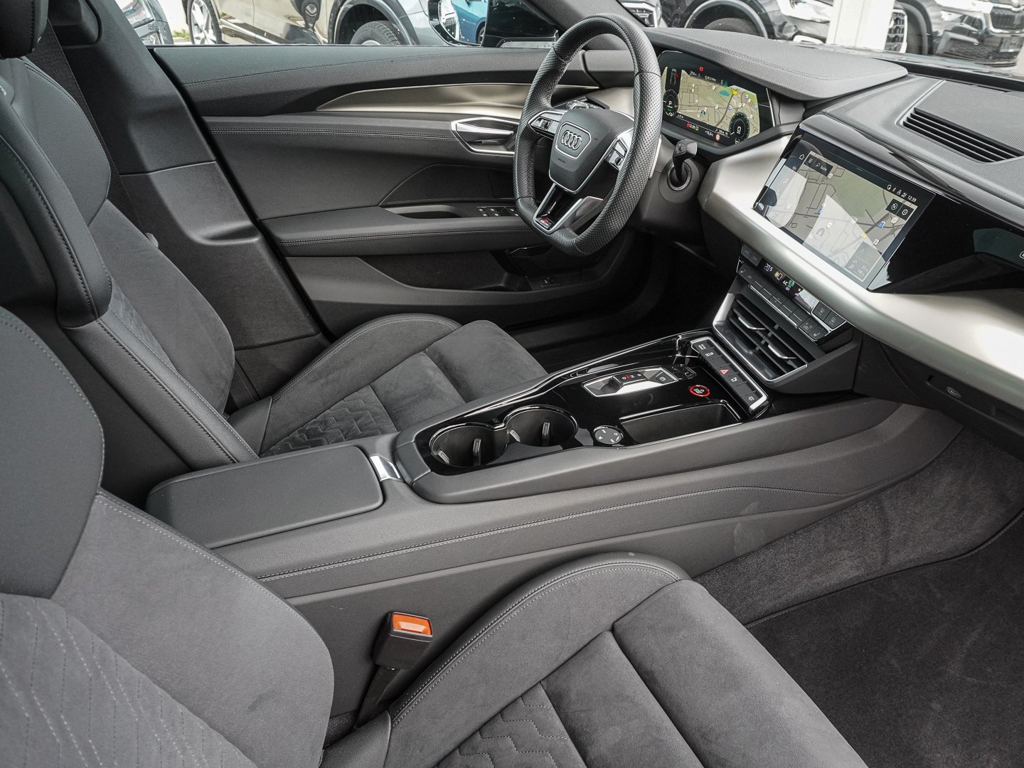 Bild über Audi RS e-tron GT e-tron quattro - für weitere Informationen kontaktieren Sie den Audi Partner