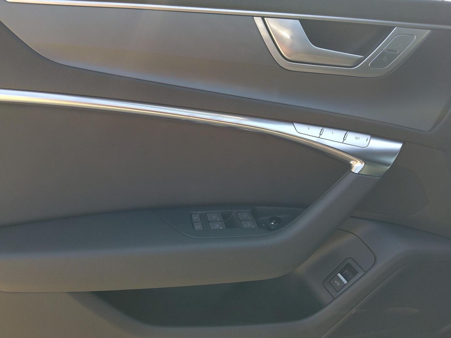 Bild über Audi A6 Avant advanced 45 TDI quattro S tronic - für weitere Informationen kontaktieren Sie den Audi Partner