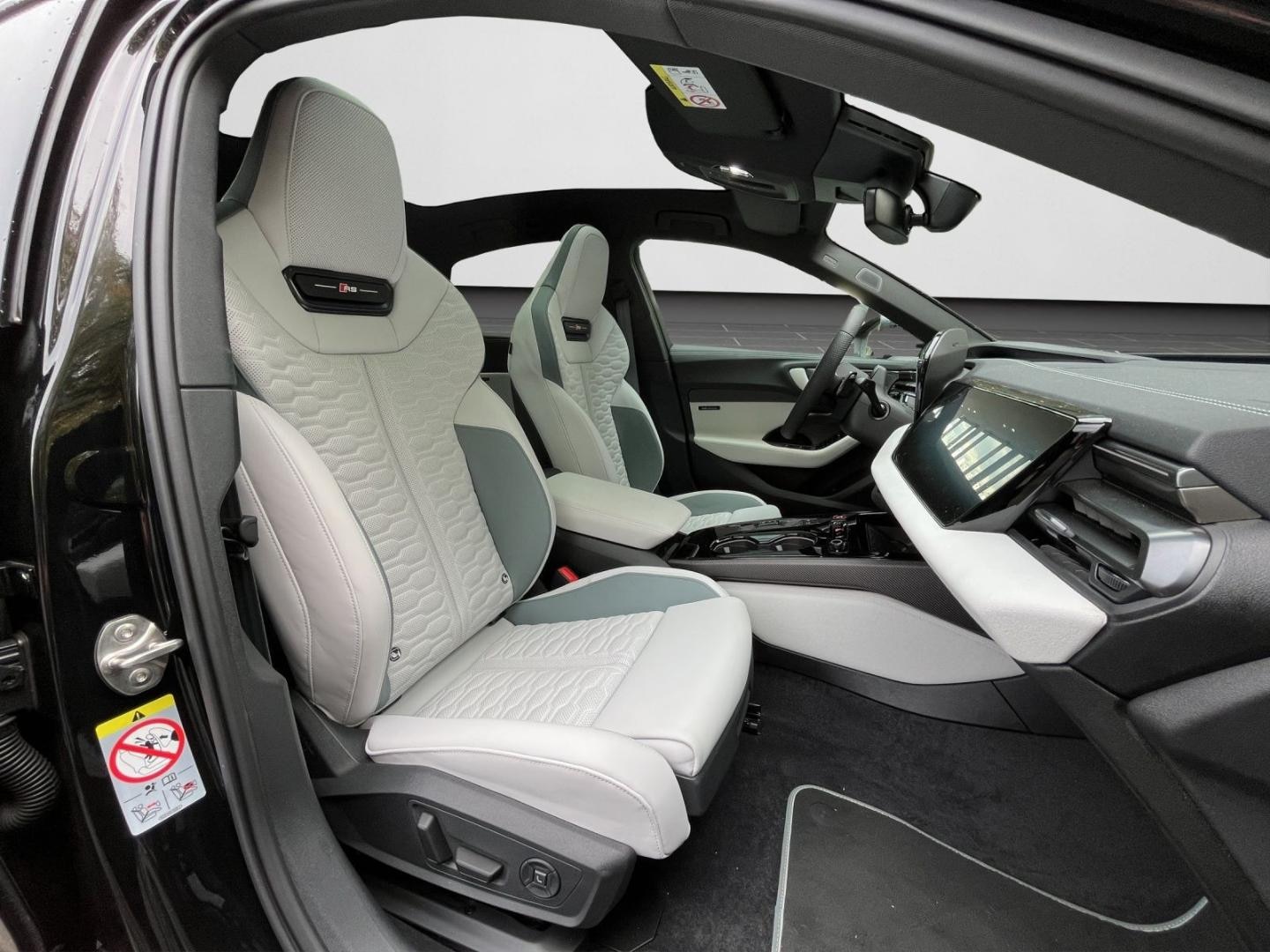 Bild über Audi RS 5 Limousine TFSI quattro 470 kW tiptronic - für weitere Informationen kontaktieren Sie den Audi Partner