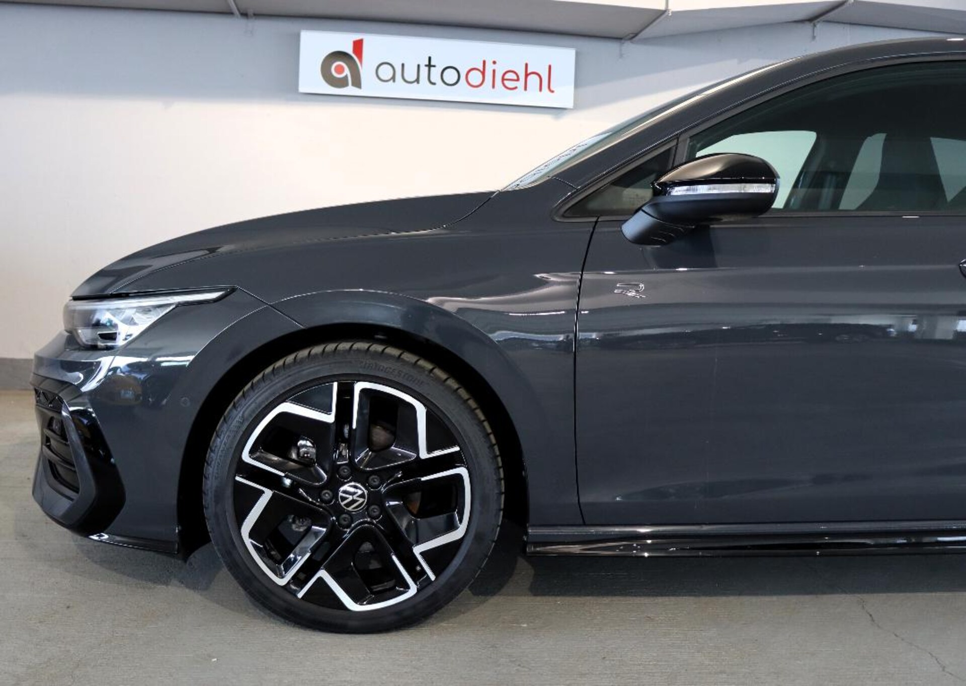 Volkswagen Golf R-Line