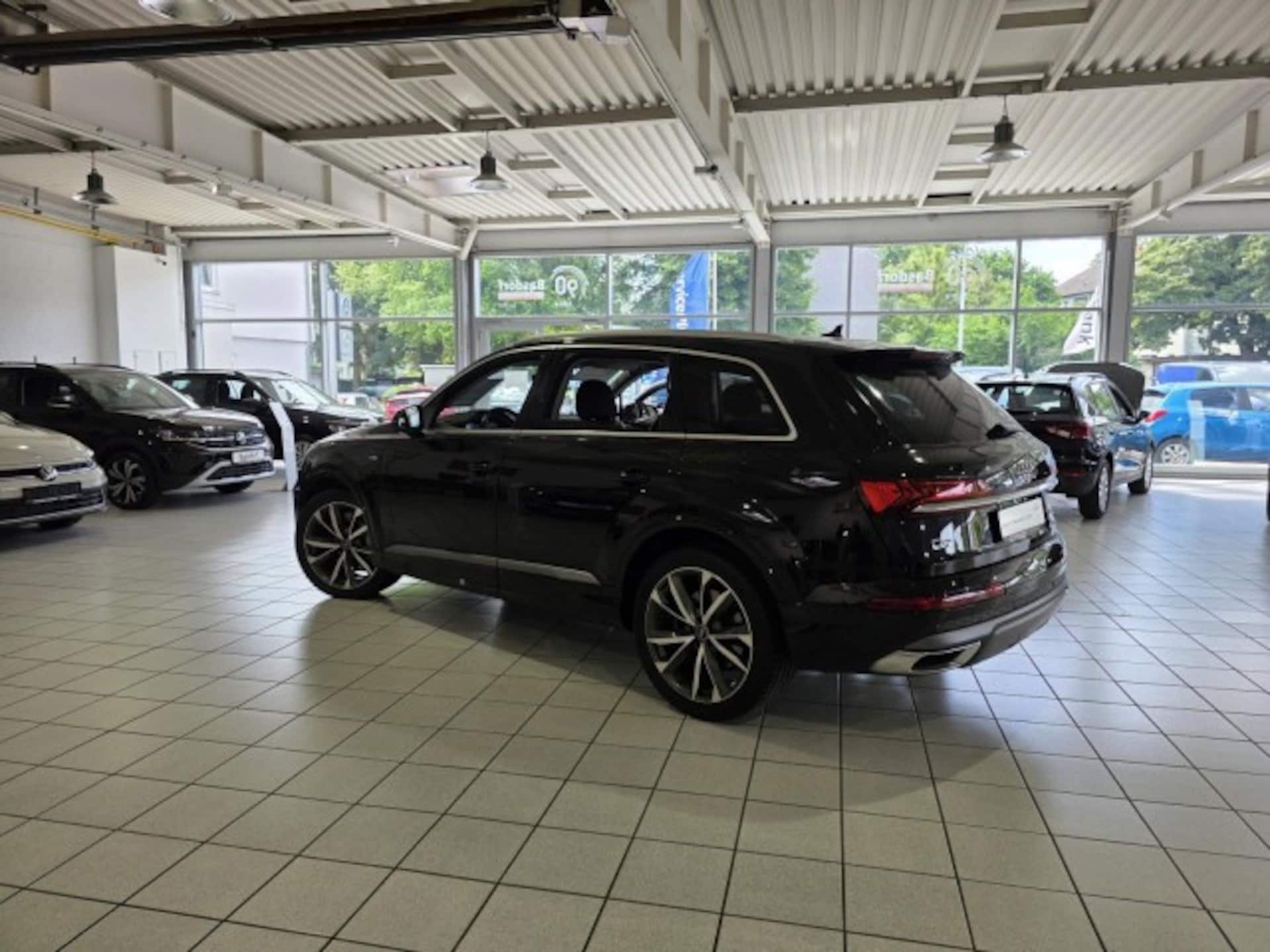 Audi Q7 SUV TFSI e S line