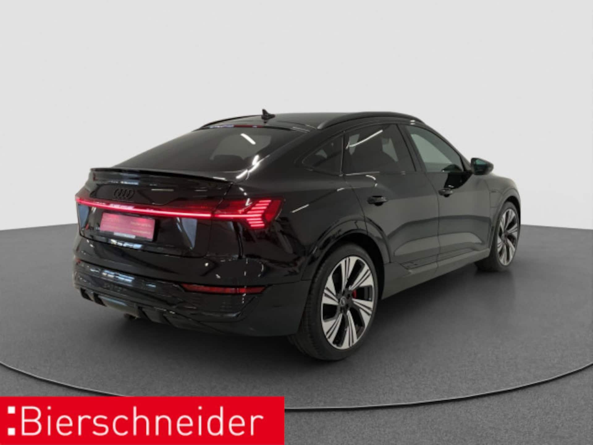 Audi Q8 Sportback e-tron S line