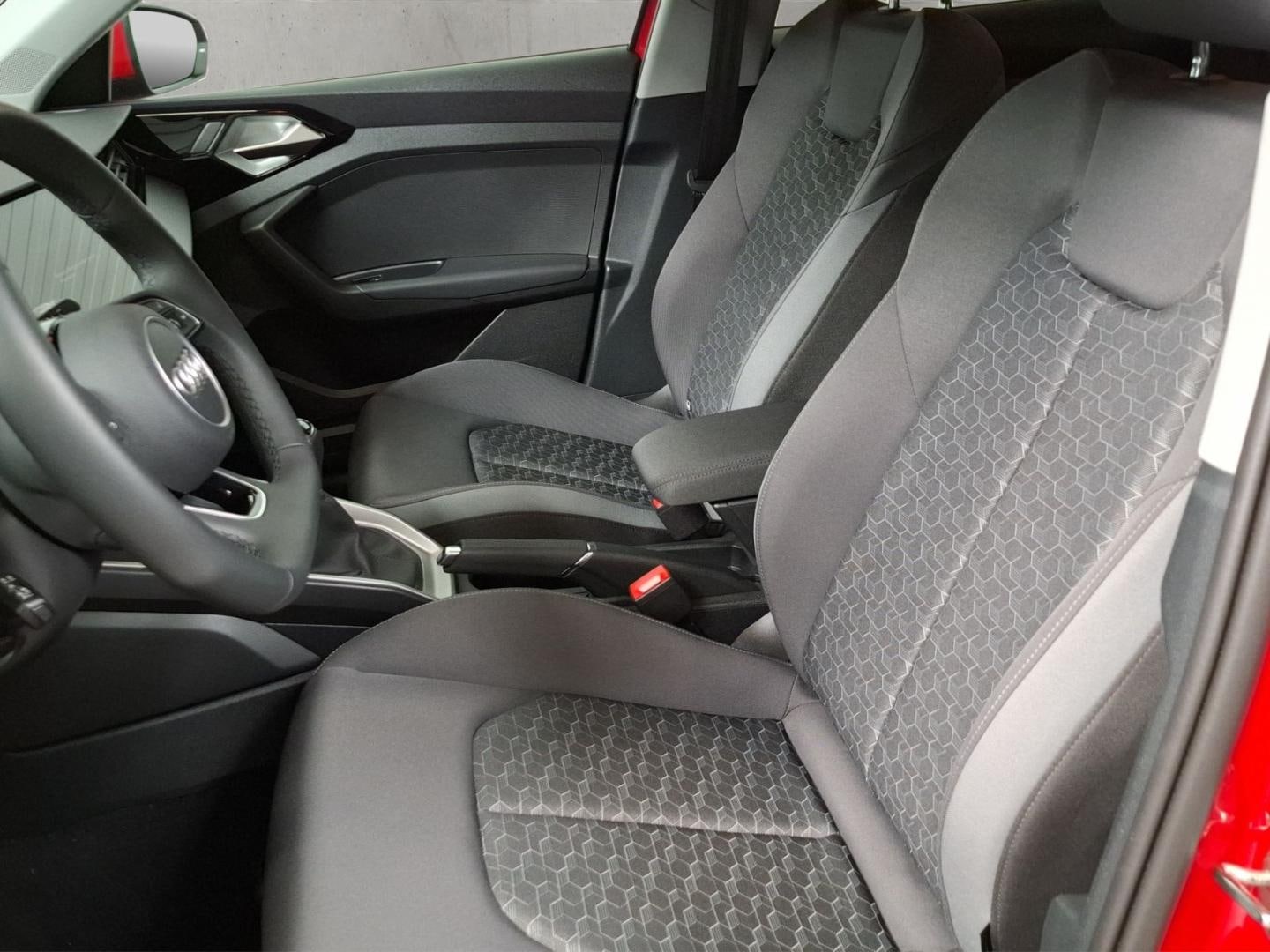 Bild über Audi A1 Sportback S line 25 TFSI Schaltgetriebe - für weitere Informationen kontaktieren Sie den Audi Partner