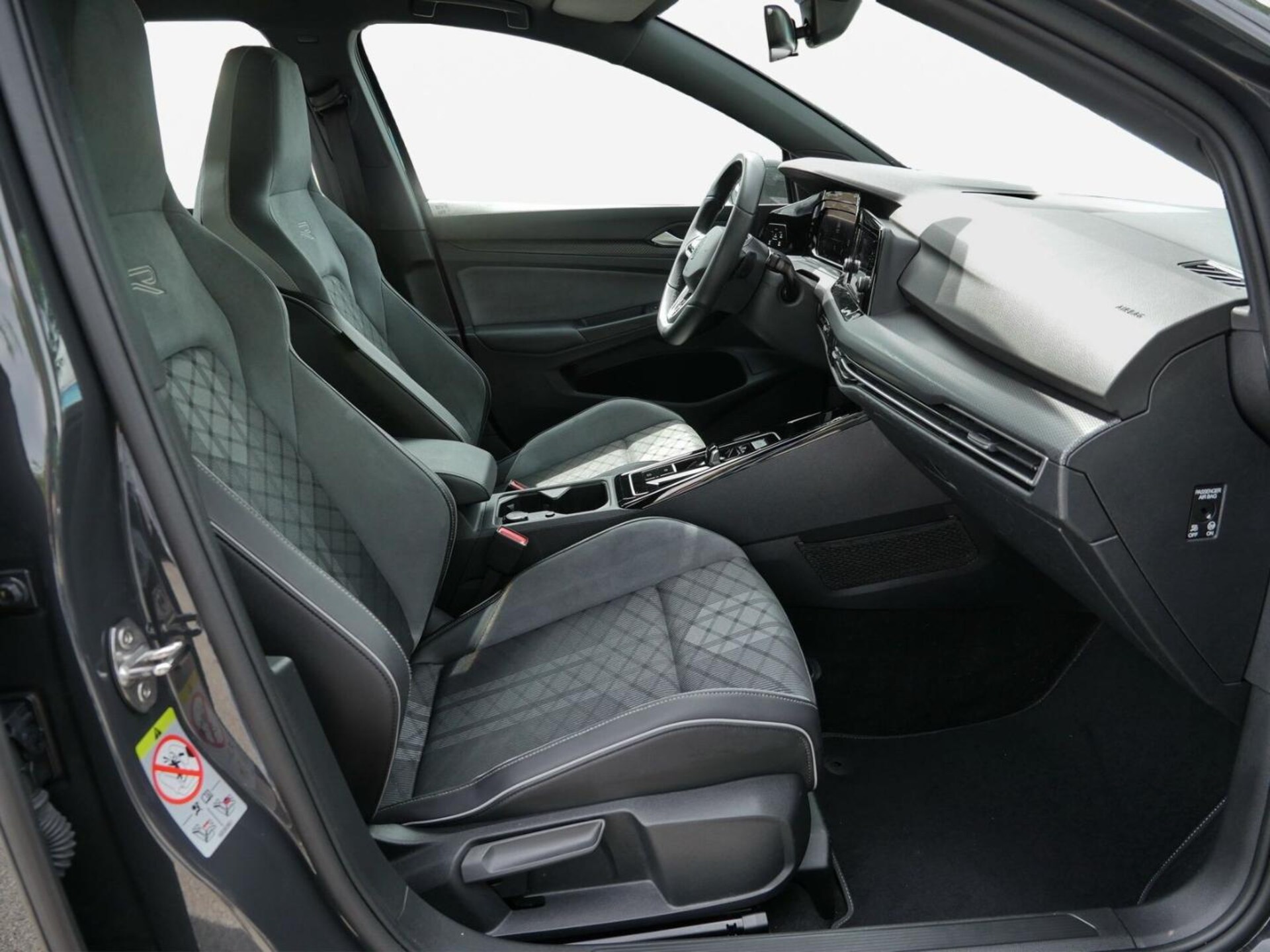 Volkswagen Golf R-Line