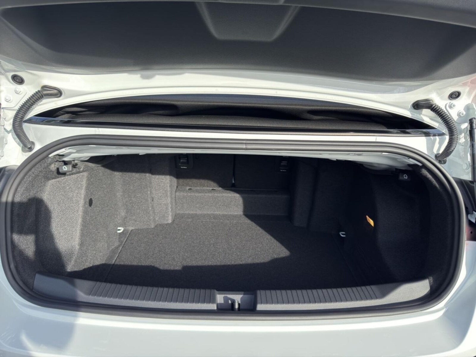 Volkswagen T-Roc Cabriolet – Bild 13