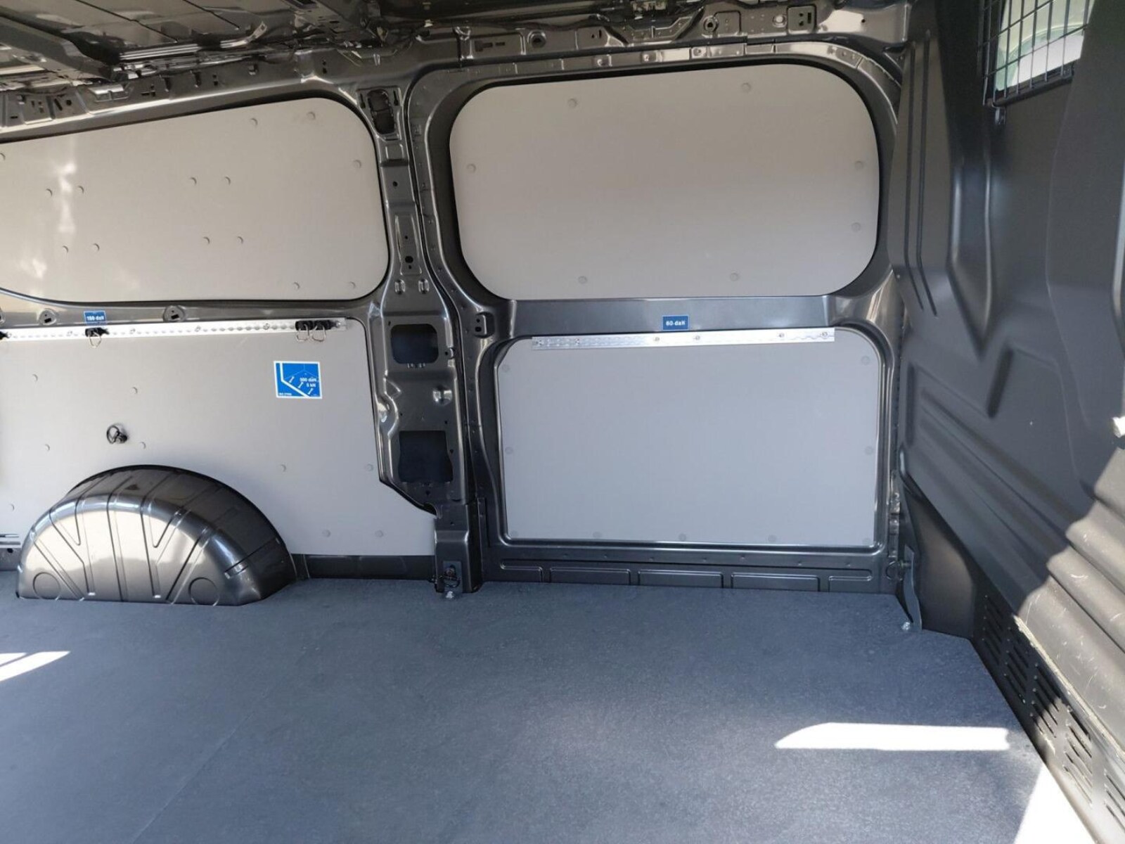 Volkswagen Transporter Kasten langer Radstand – Bild 14