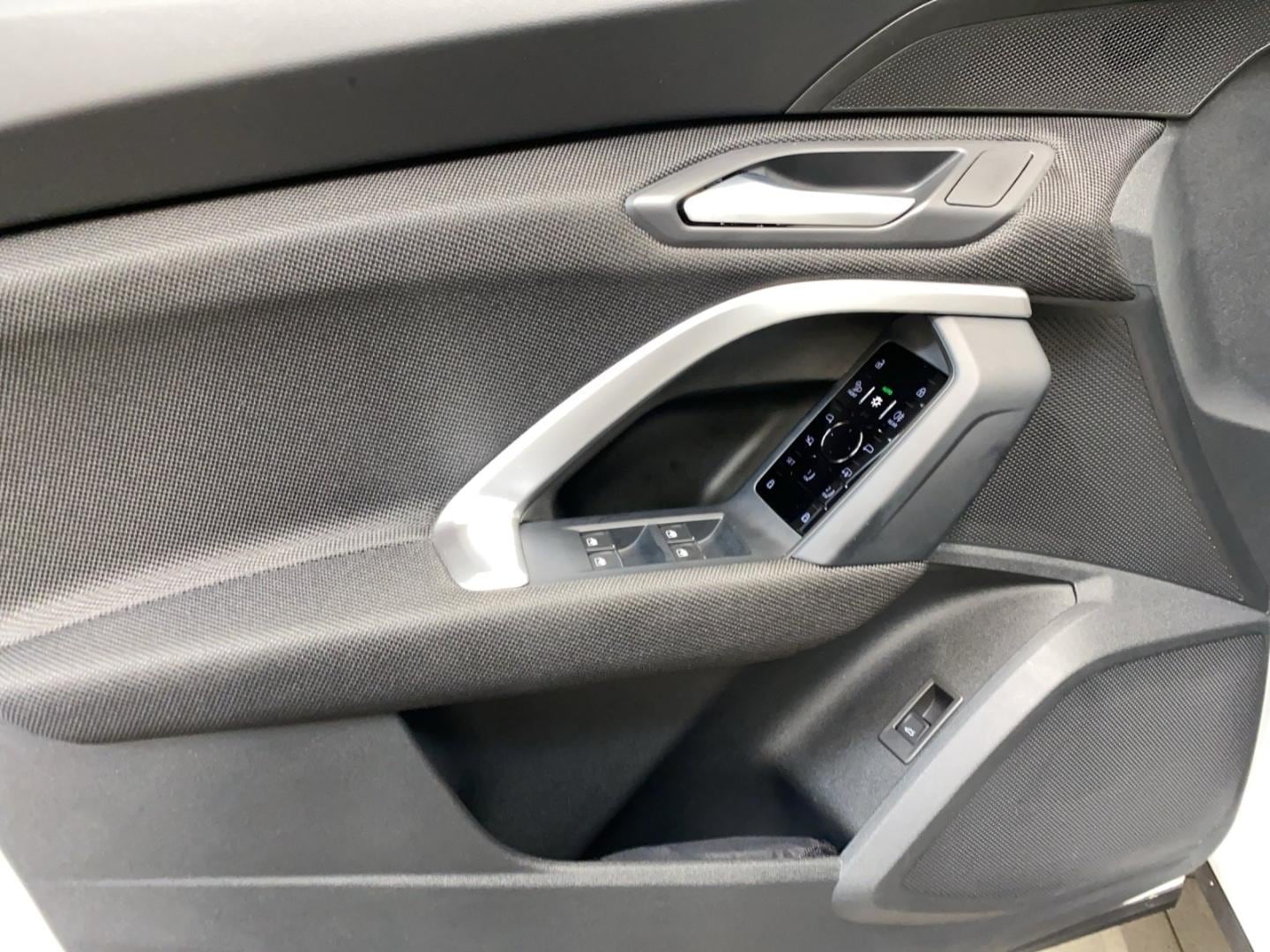 Bild über Audi Q5 SUV TDI quattro 150 kW S tronic - für weitere Informationen kontaktieren Sie den Audi Partner