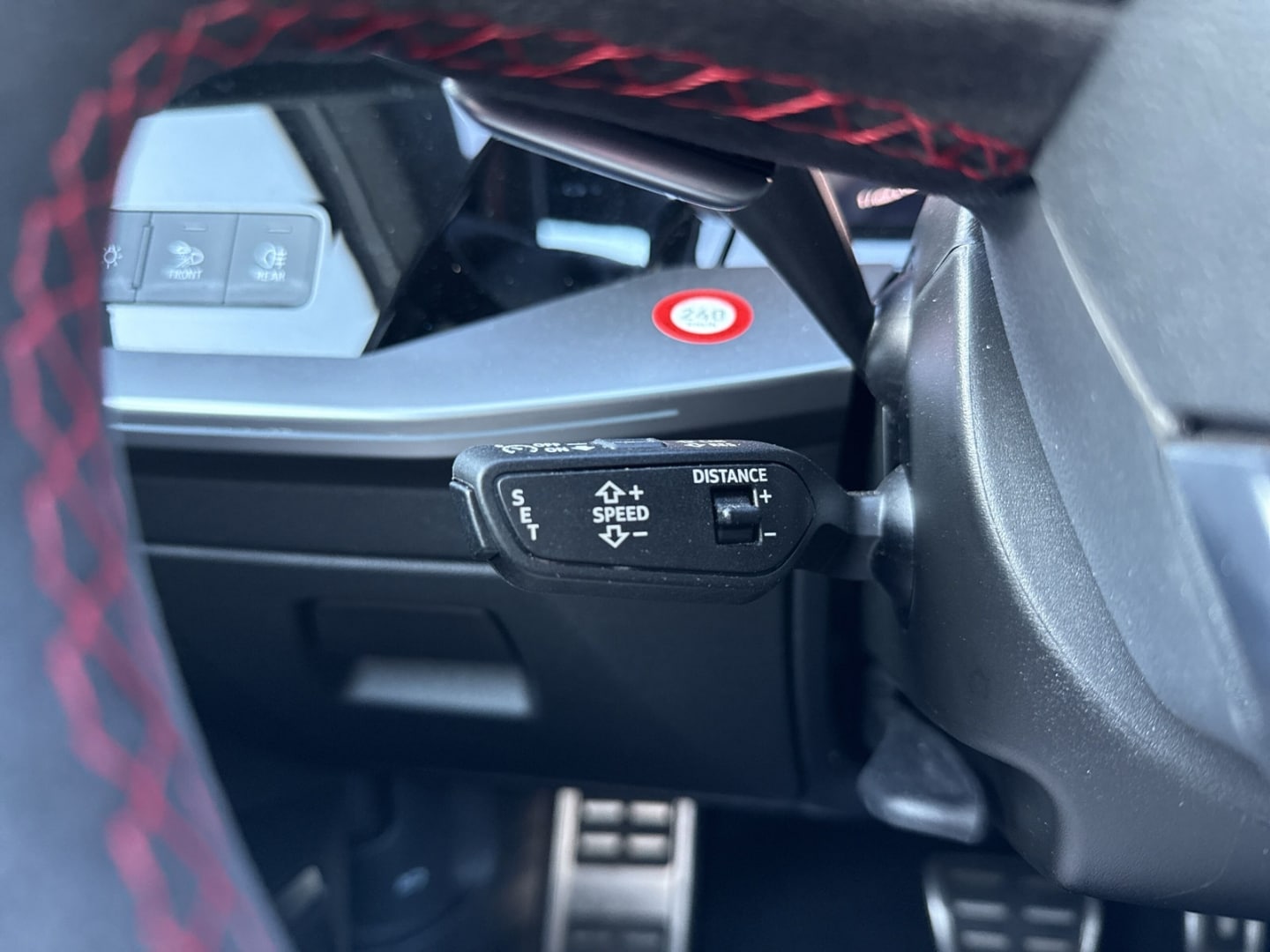 Bild über Audi RS 3 Sportback TFSI quattro S tronic - für weitere Informationen kontaktieren Sie den Audi Partner