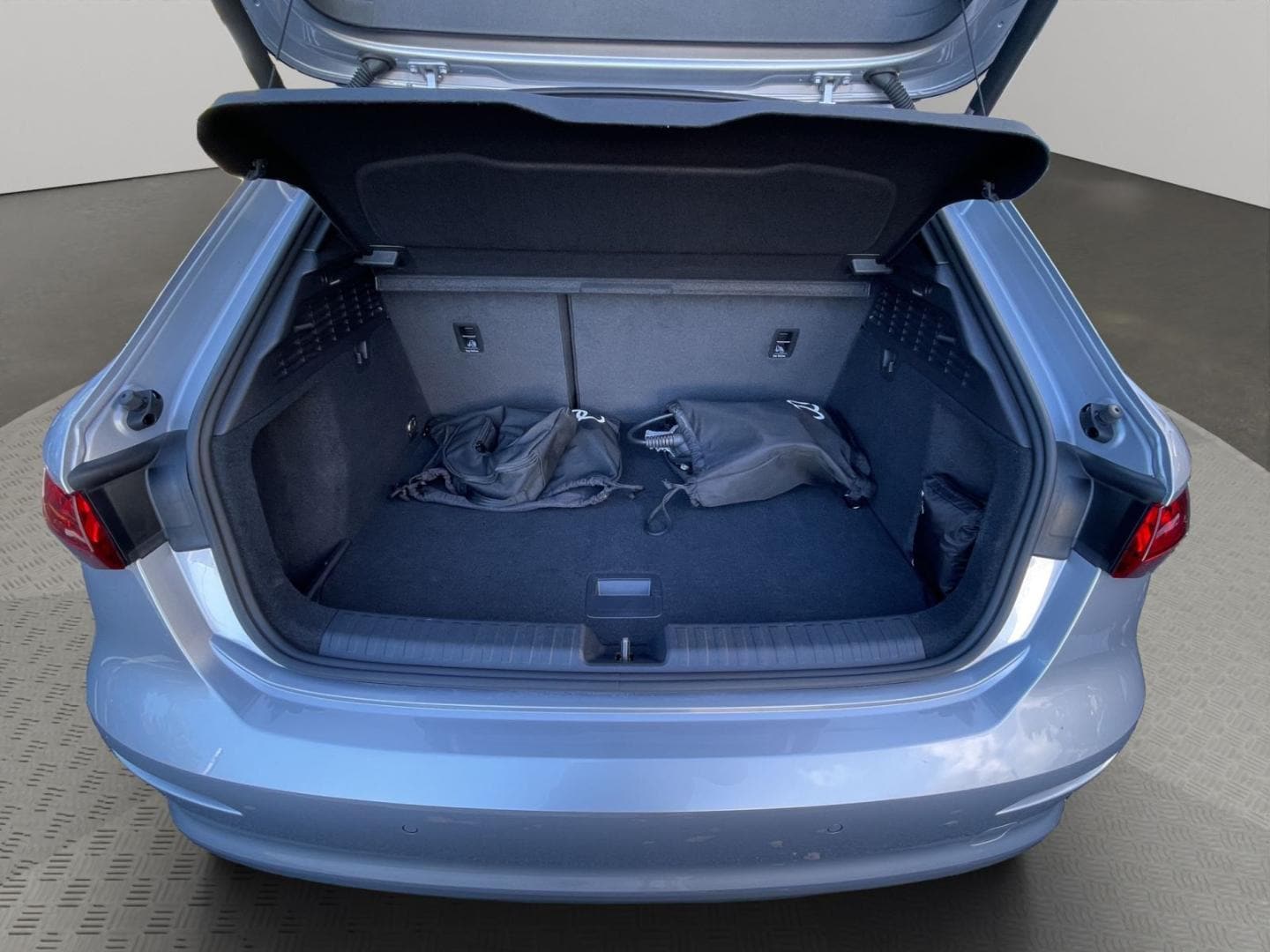 Bild über Audi A3 Sportback TFSI e 40 TFSI e S tronic - für weitere Informationen kontaktieren Sie den Audi Partner