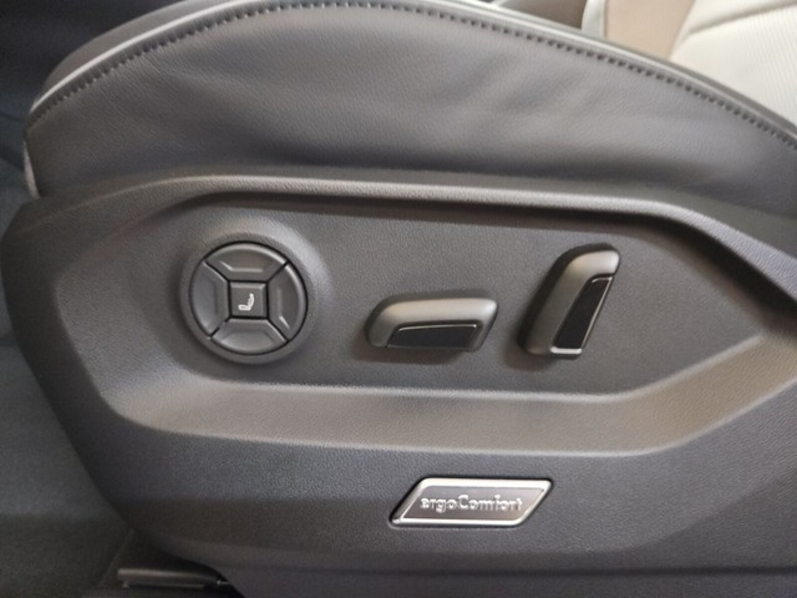 Volkswagen Touareg – Bild 6
