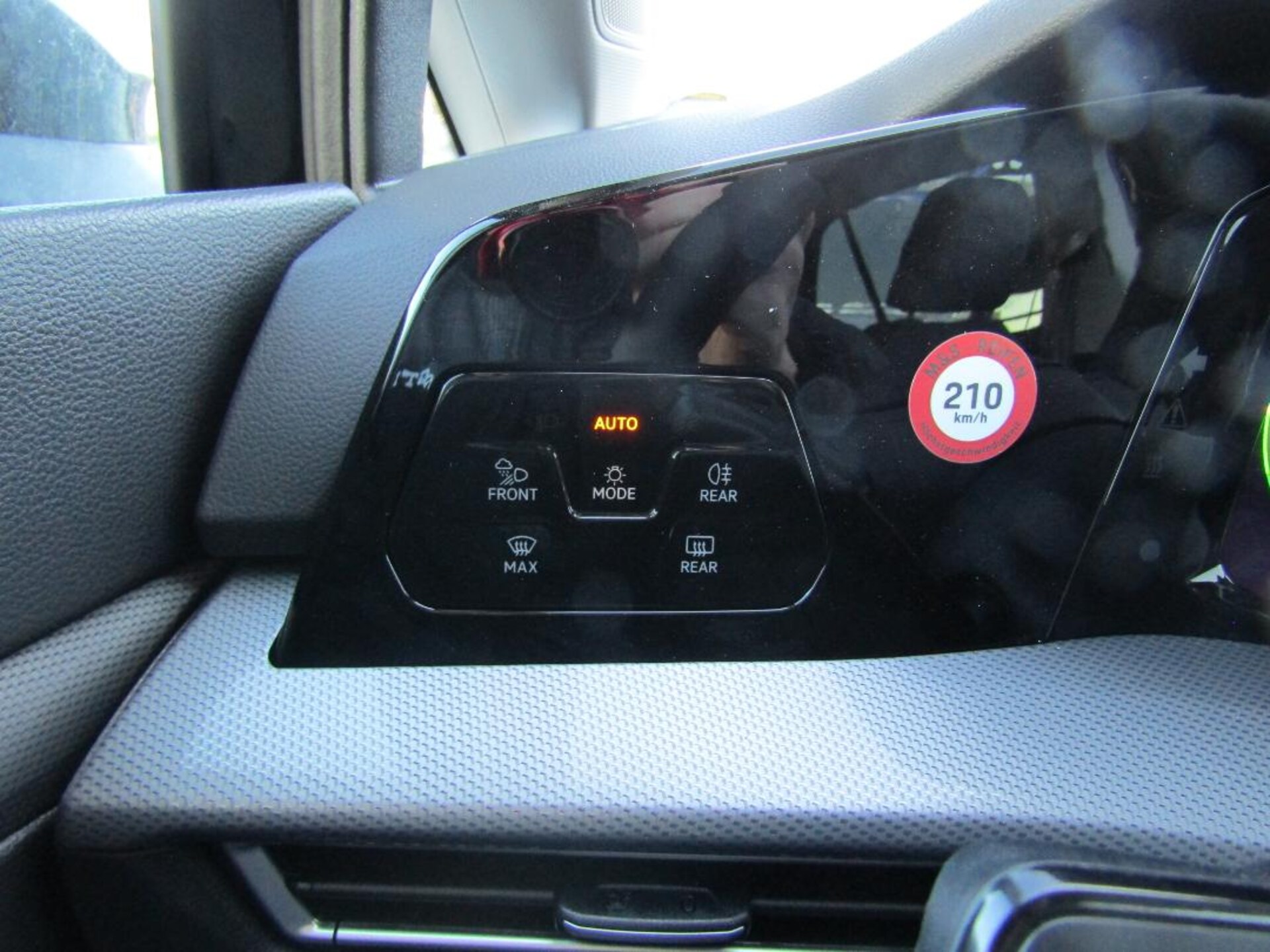 Volkswagen Golf Style