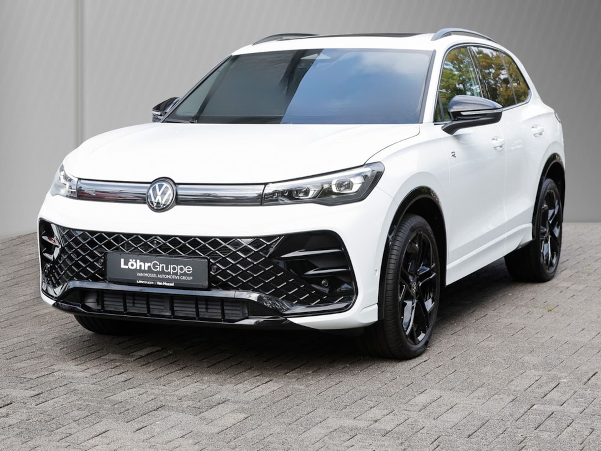 Volkswagen Tiguan — Volkswagen Tiguan Tiguan 2.0 TDI DSG 4M R-Line Black Style AHK, 3...