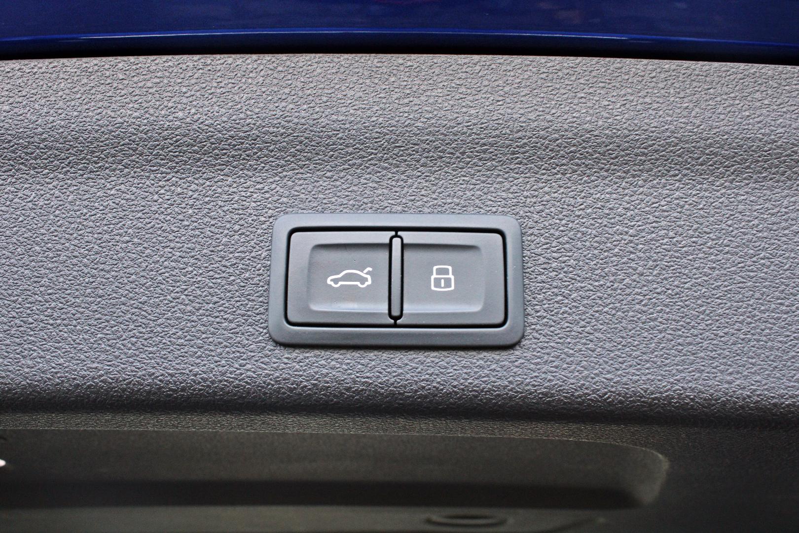 Image about Audi RS 6 Avant performance RS 6 Avant 441(600) kW(PS) tiptronic
