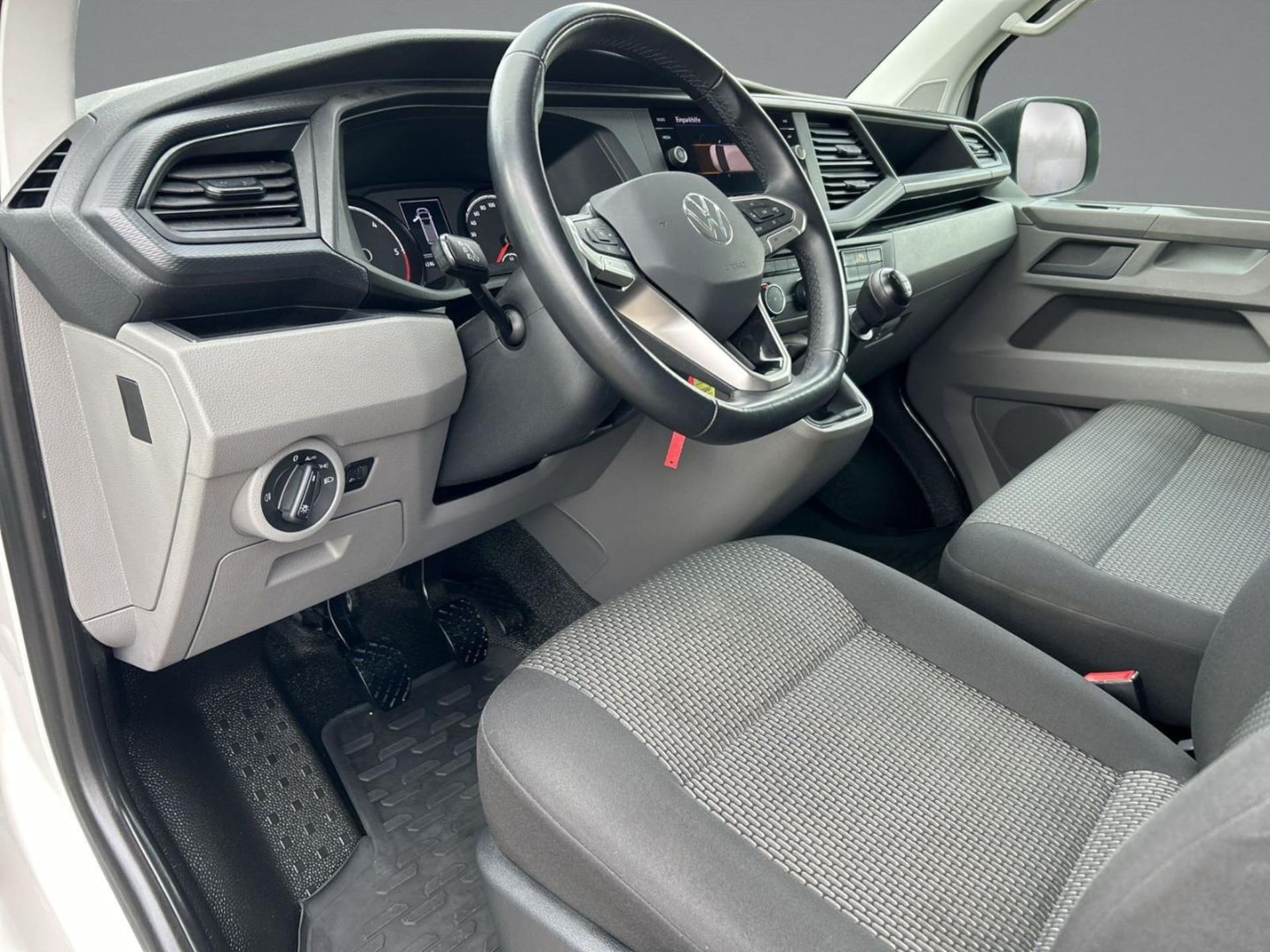 Volkswagen T6.1 Transporter Kasten langer Radstand