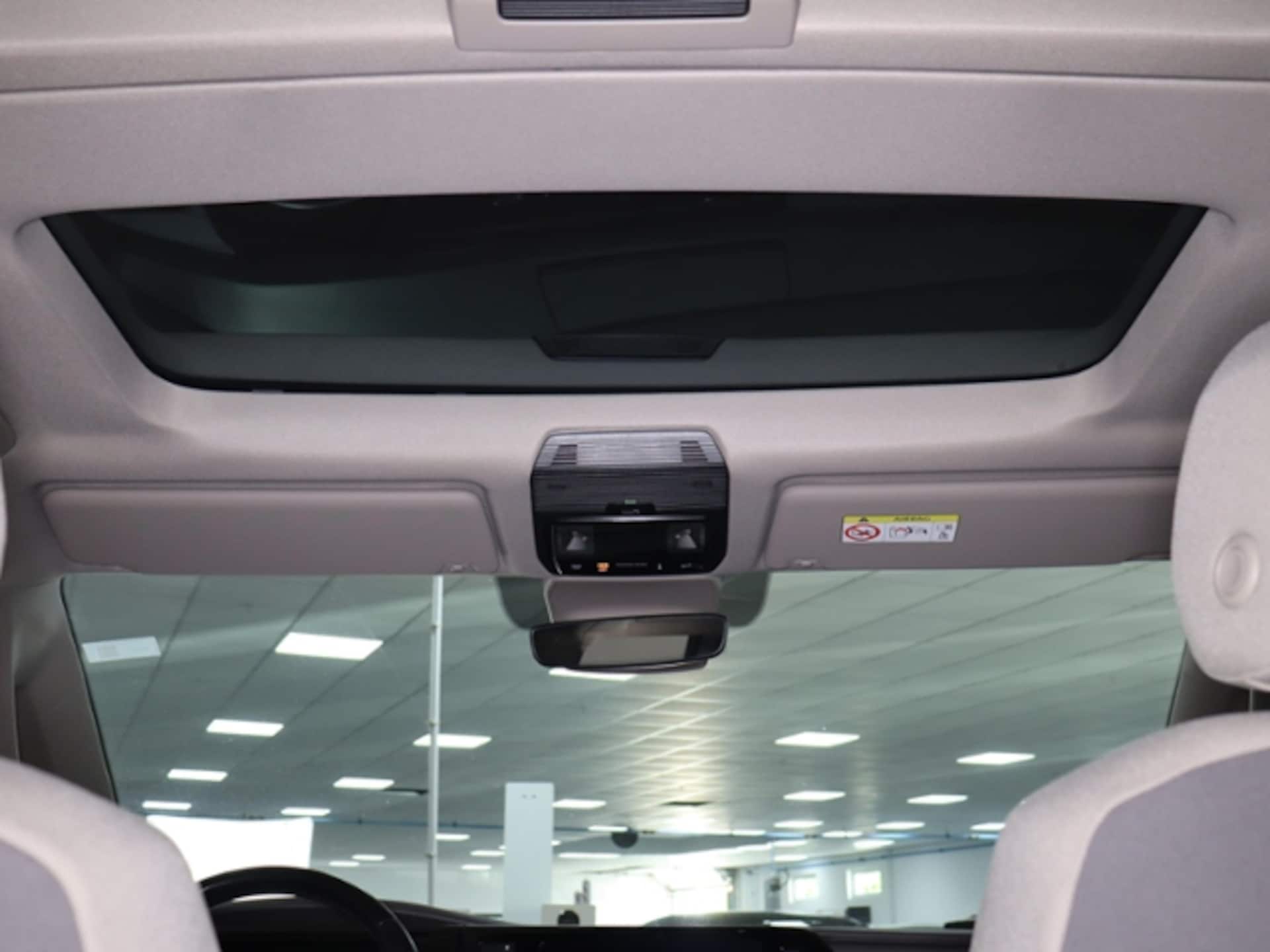 Volkswagen Multivan Langversion Basis-Modell