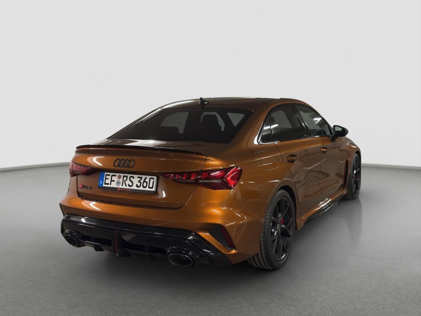 Bild über Audi RS 3 Limousine TFSI quattro 294 kW S tronic - für weitere Informationen kontaktieren Sie den Audi Partner