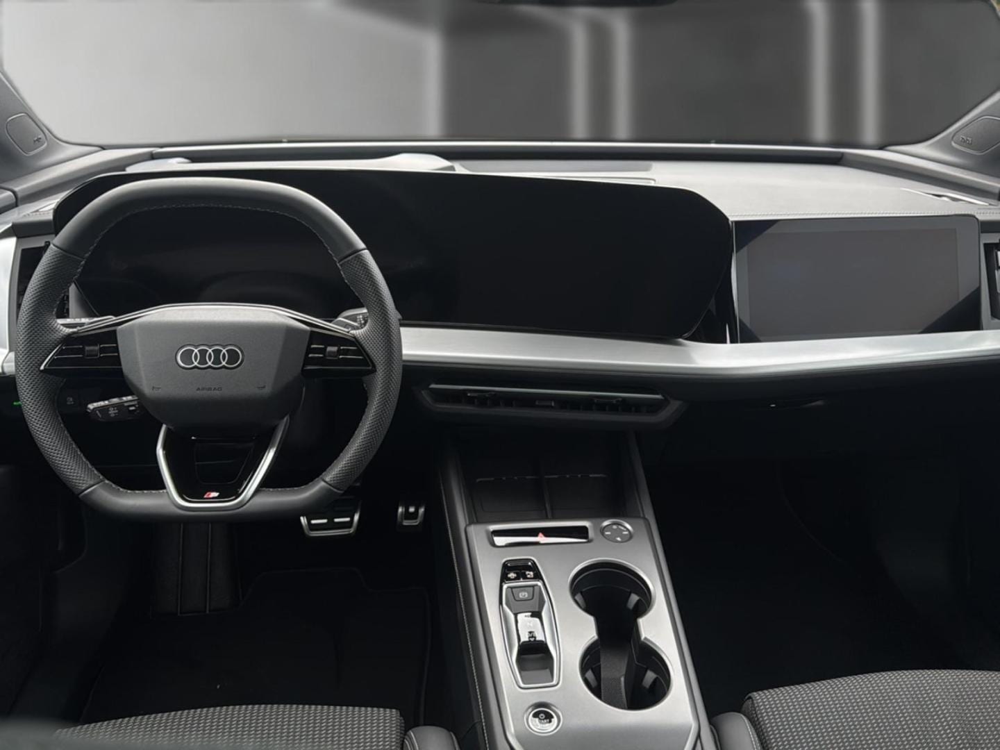 Bild über Audi Q4 SUV e-tron e-tron quattro 220 kW - für weitere Informationen kontaktieren Sie den Audi Partner