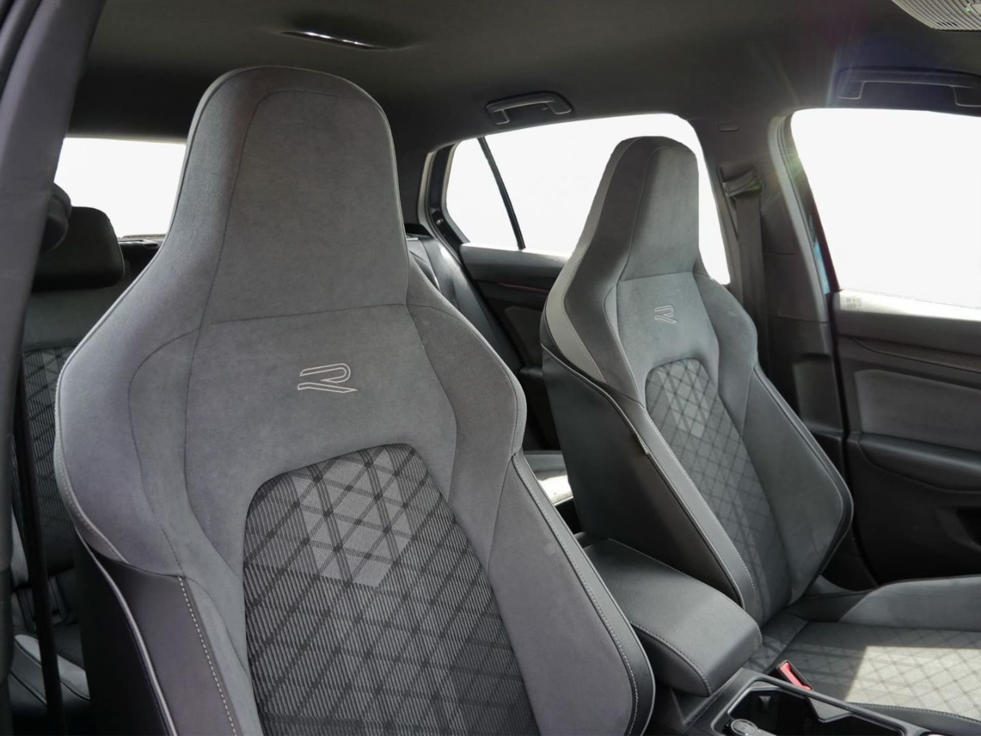 Volkswagen Golf R-Line