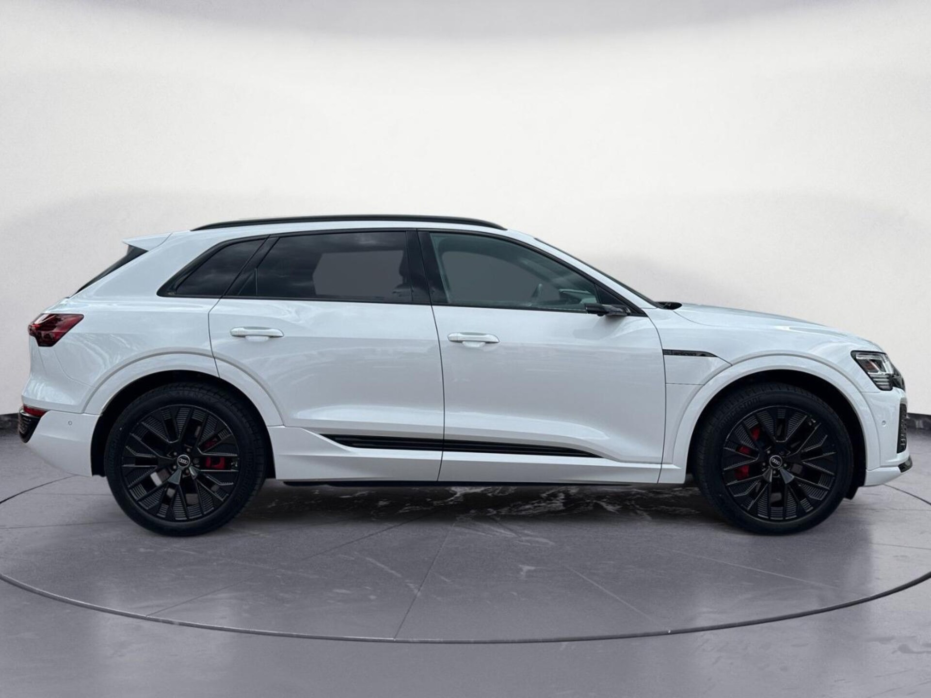 Audi Q8 e-tron S line
