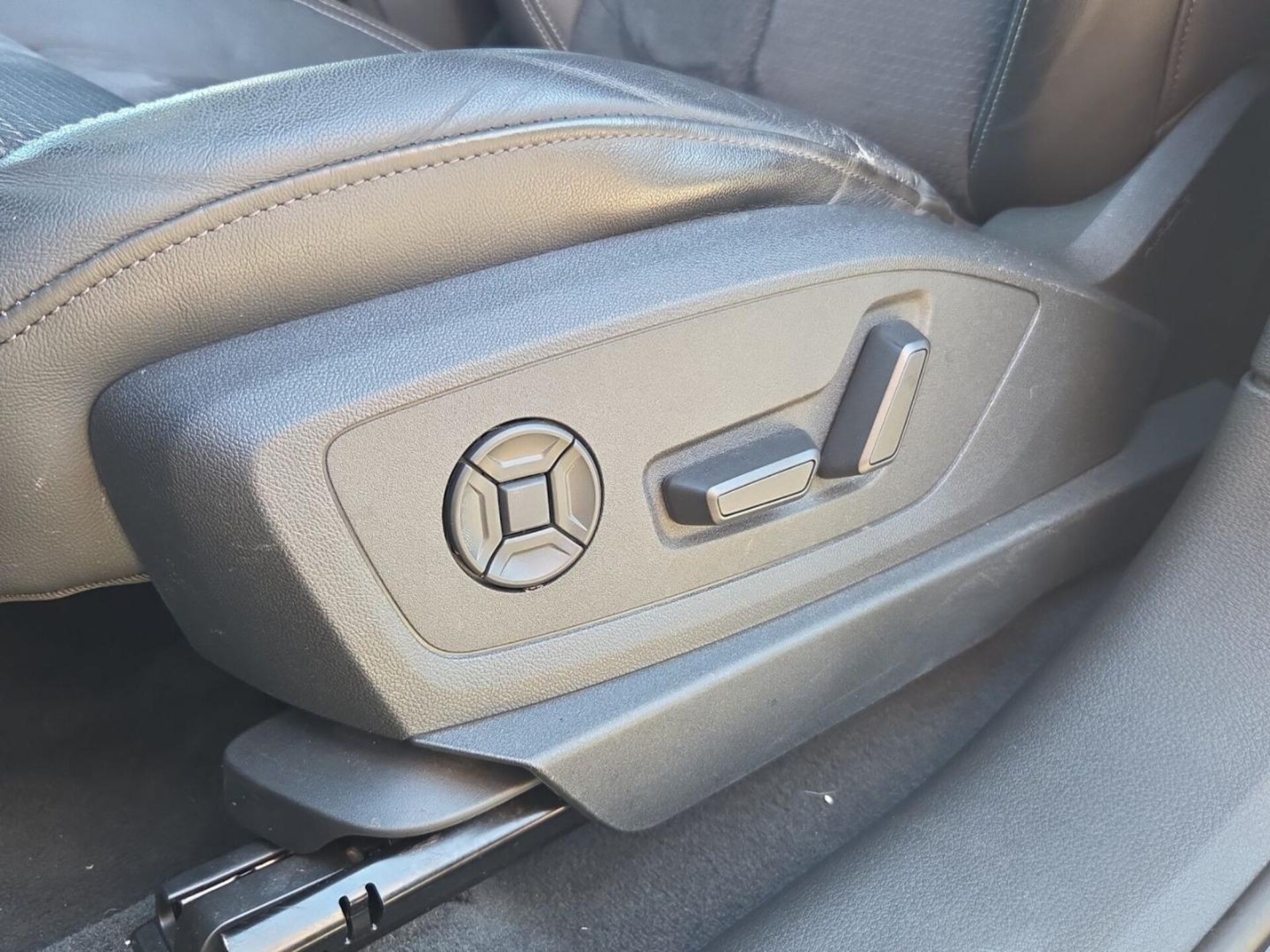 Audi Q8 e-tron S line